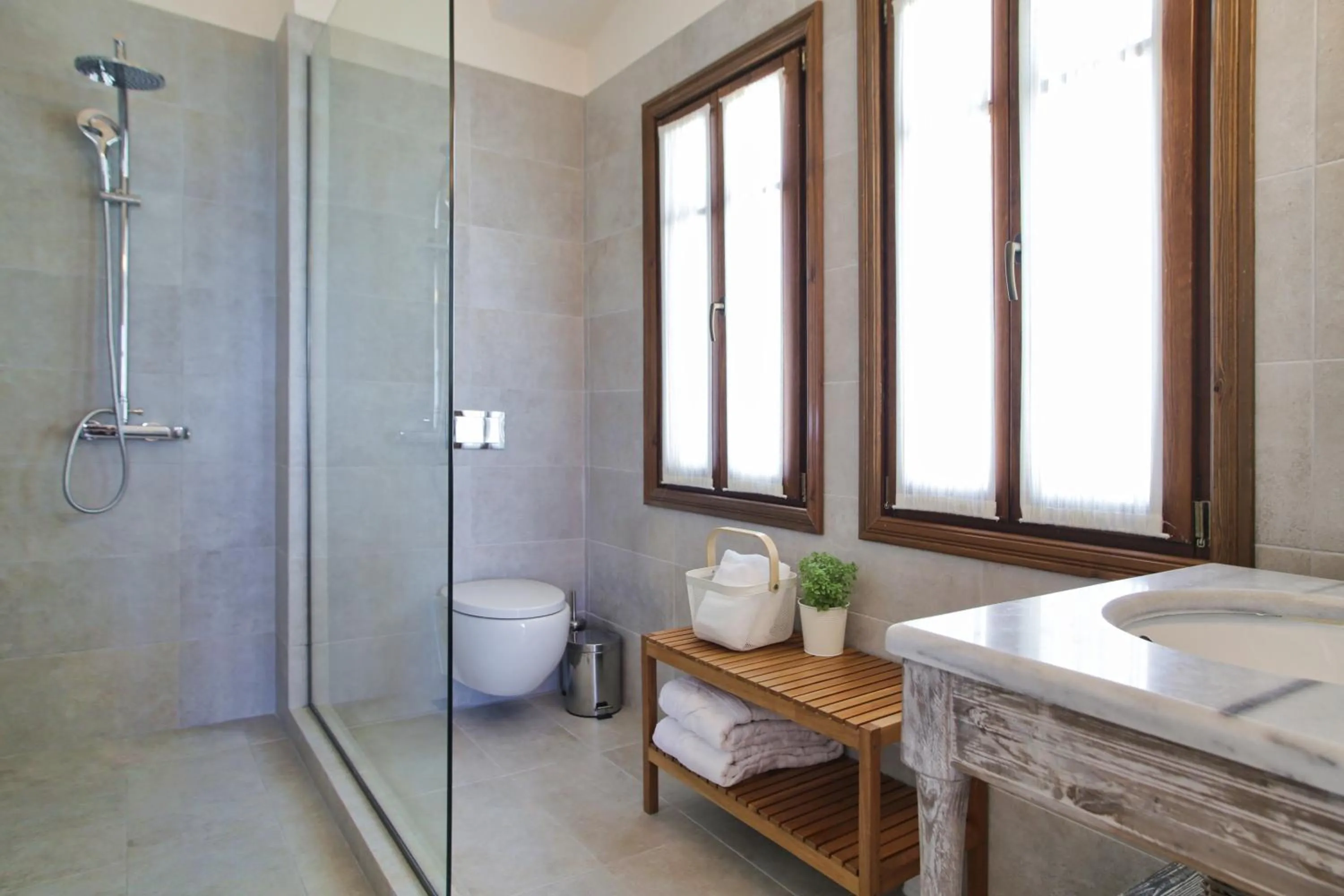 Bathroom, Bed in Skopelos Village Hotel