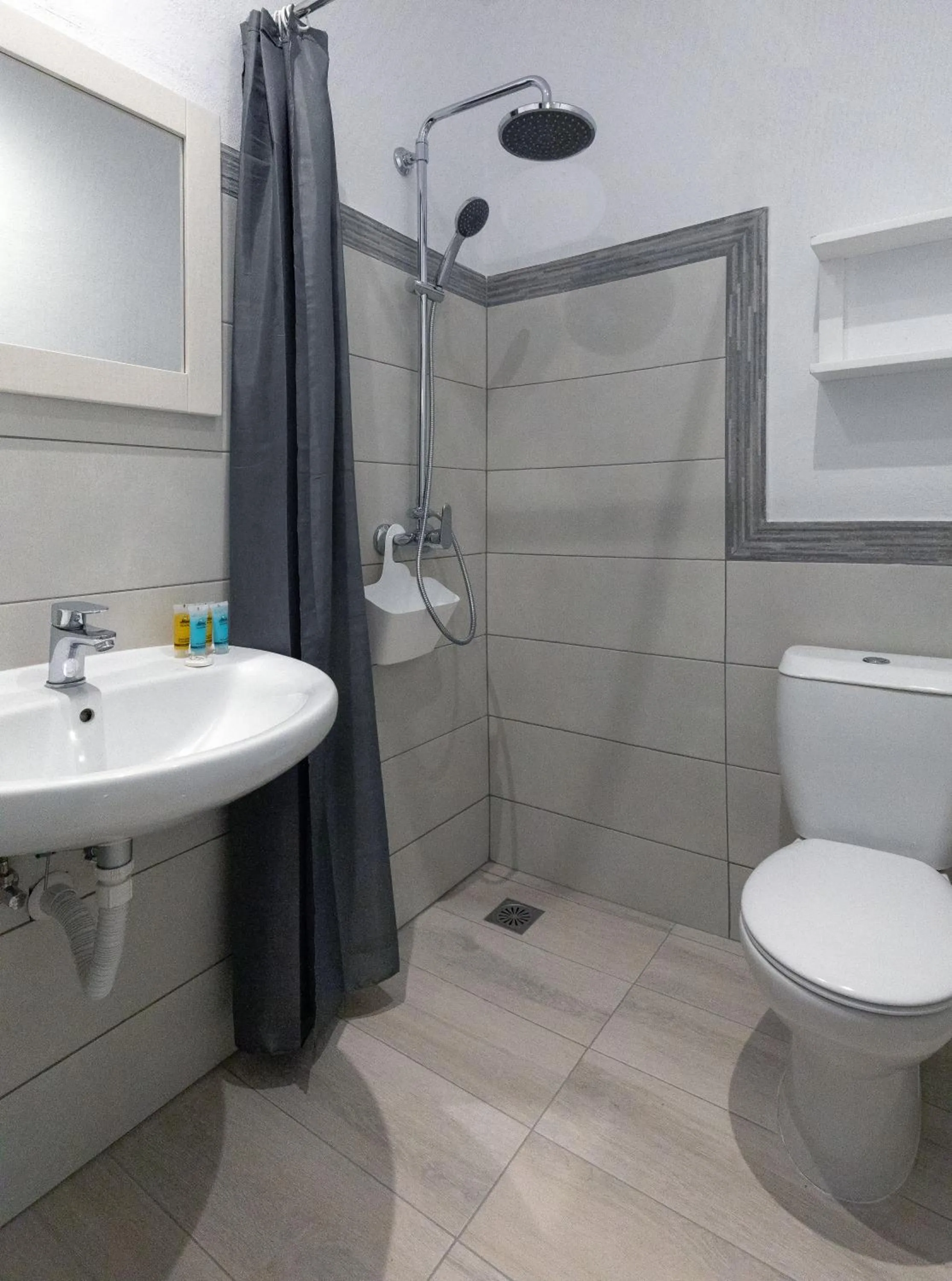 Shower in Hotel Nathalie