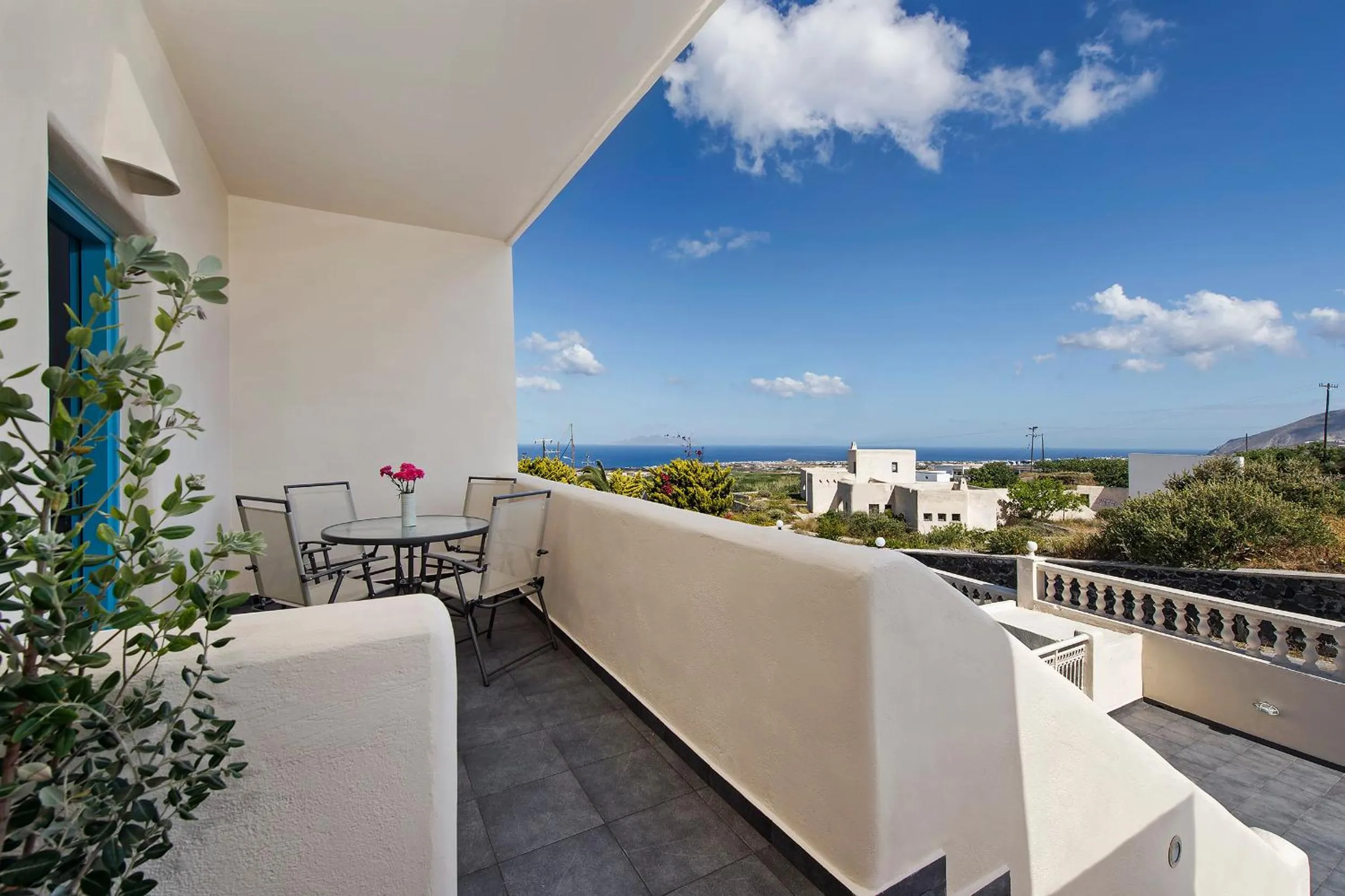 Property building in Alizea Villas & Suites