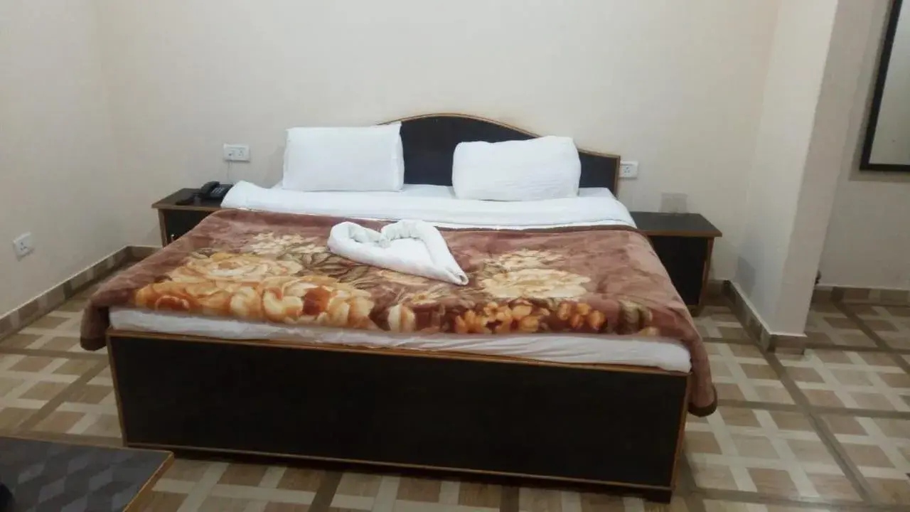 Bed in Brahma Kamal Bed in Brahma Kamal