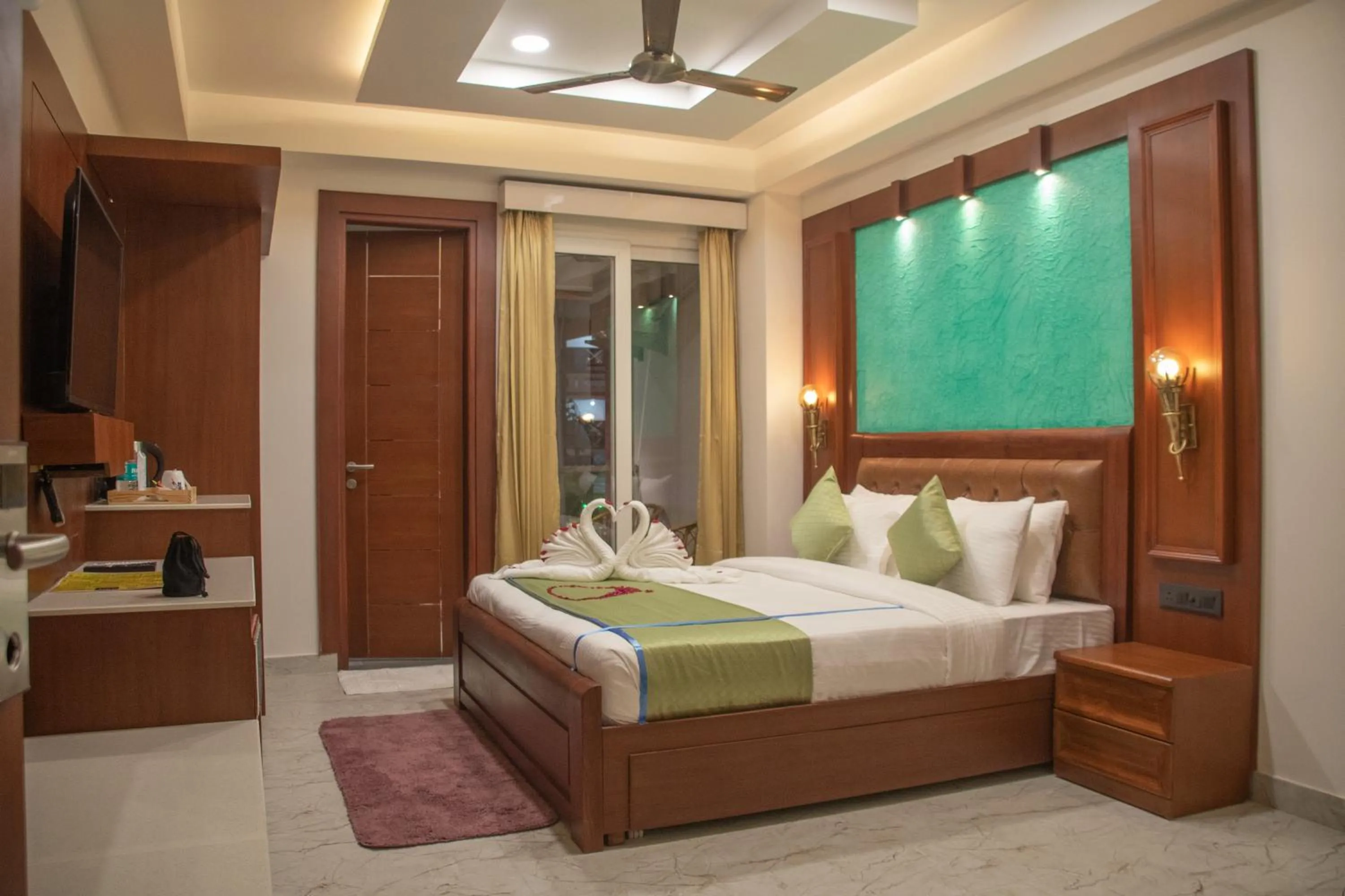 Bed in Holy Shivana Boutique Hotel Rishikesh