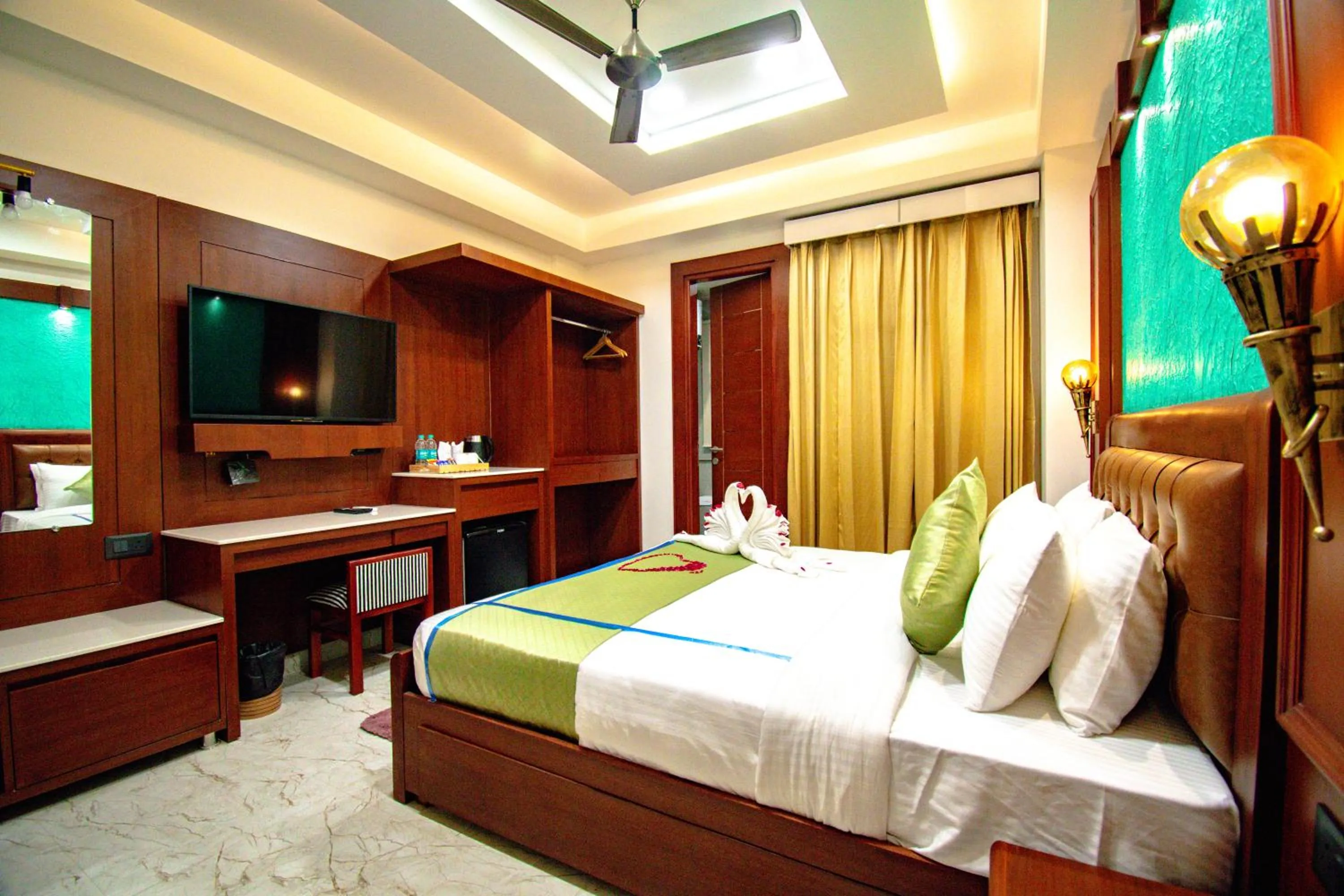 Bed in Holy Shivana Boutique Hotel Rishikesh