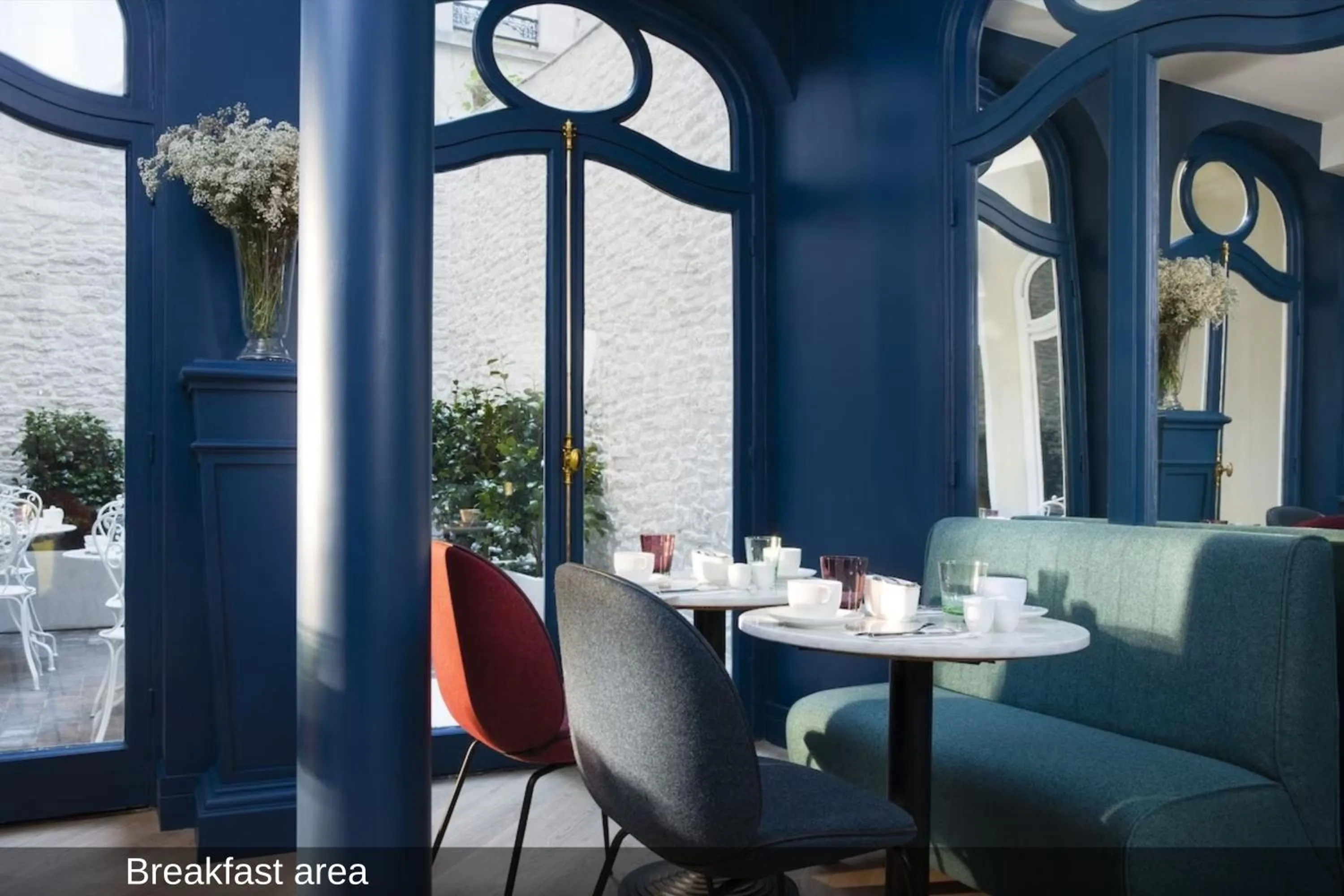 Breakfast in Le Nest by Sweett