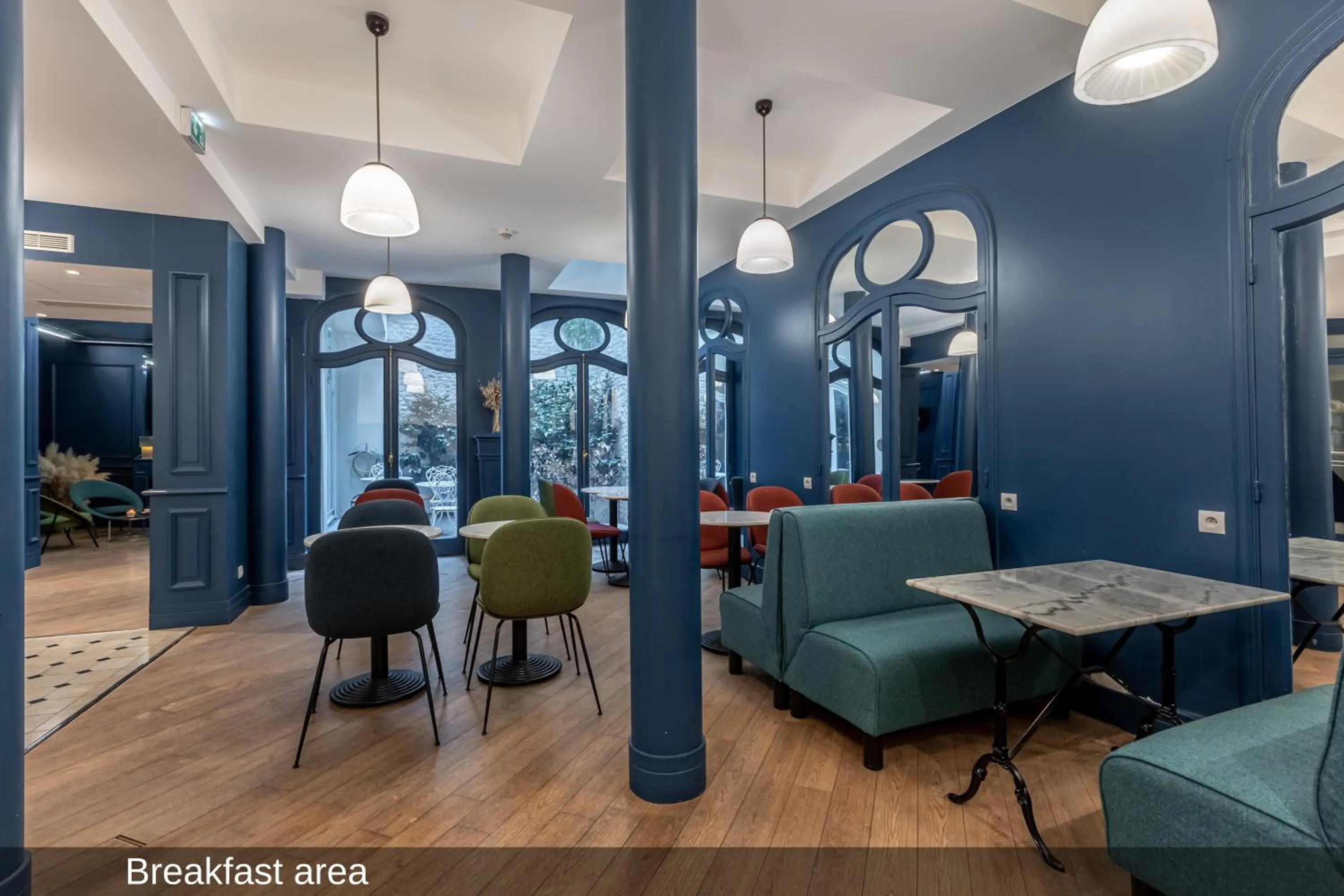 Breakfast in Le Nest by Sweett