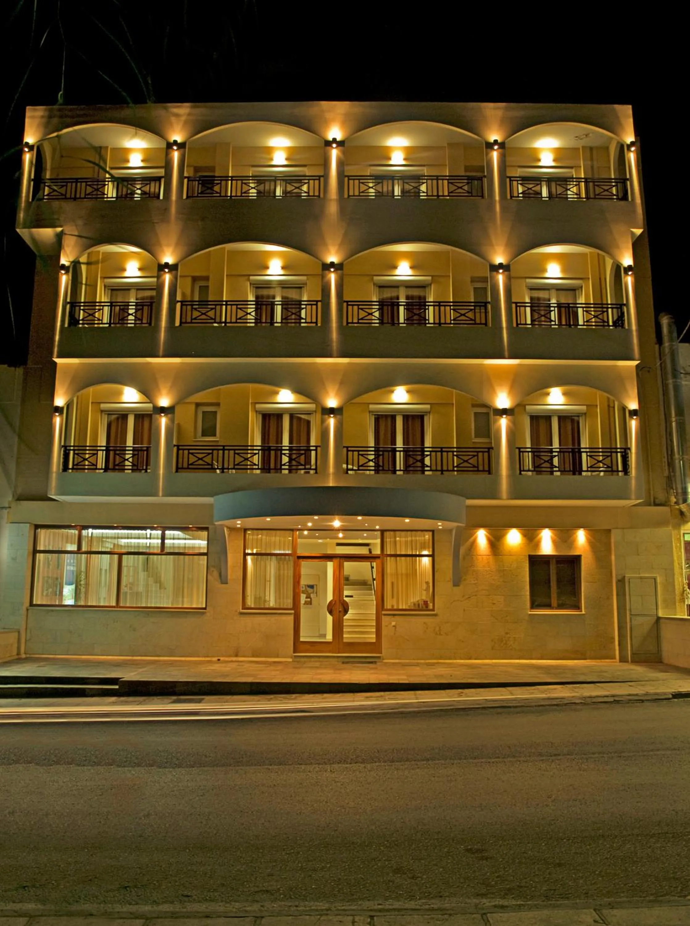Facade/entrance in Kissamos Hotel