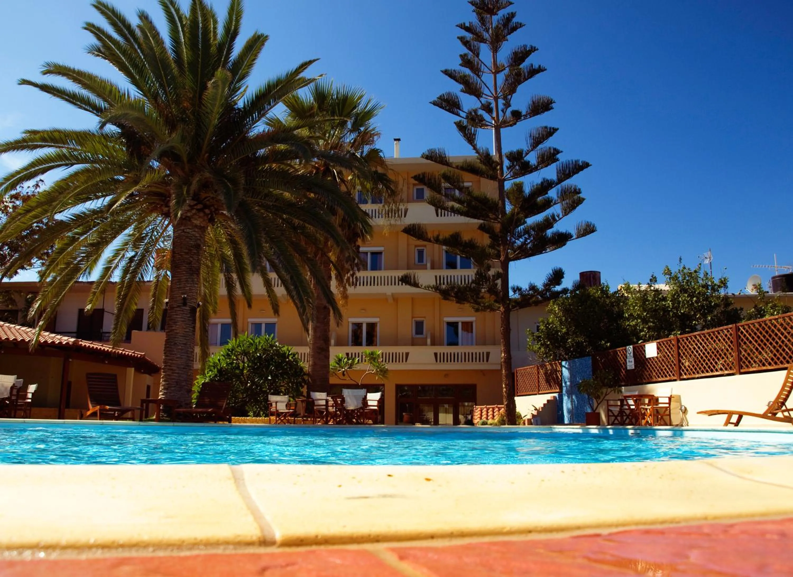 Swimming pool in Kissamos Hotel