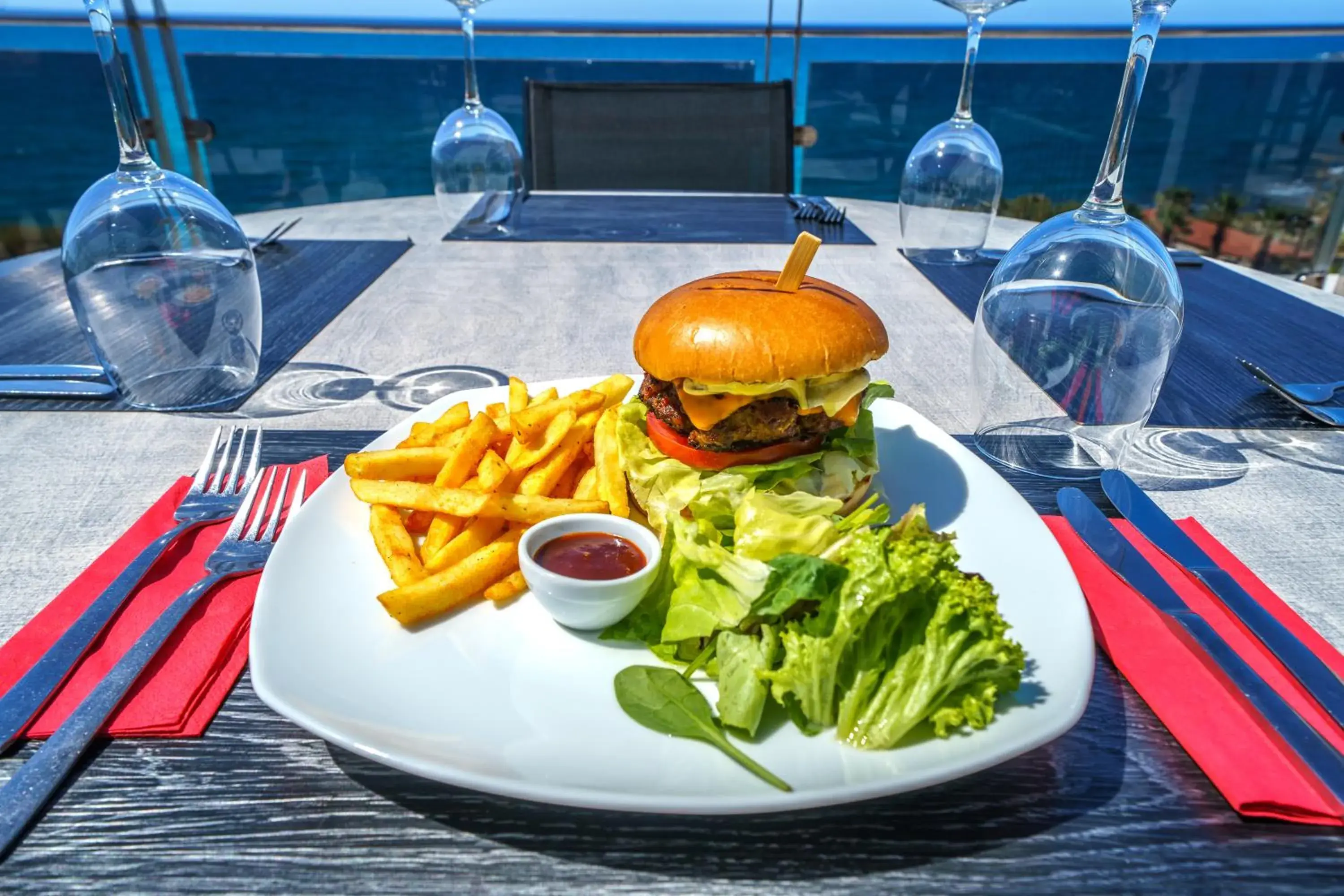 Restaurant/places to eat in Macaris Suites & Spa Restaurant/places to eat in Macaris Suites & Spa