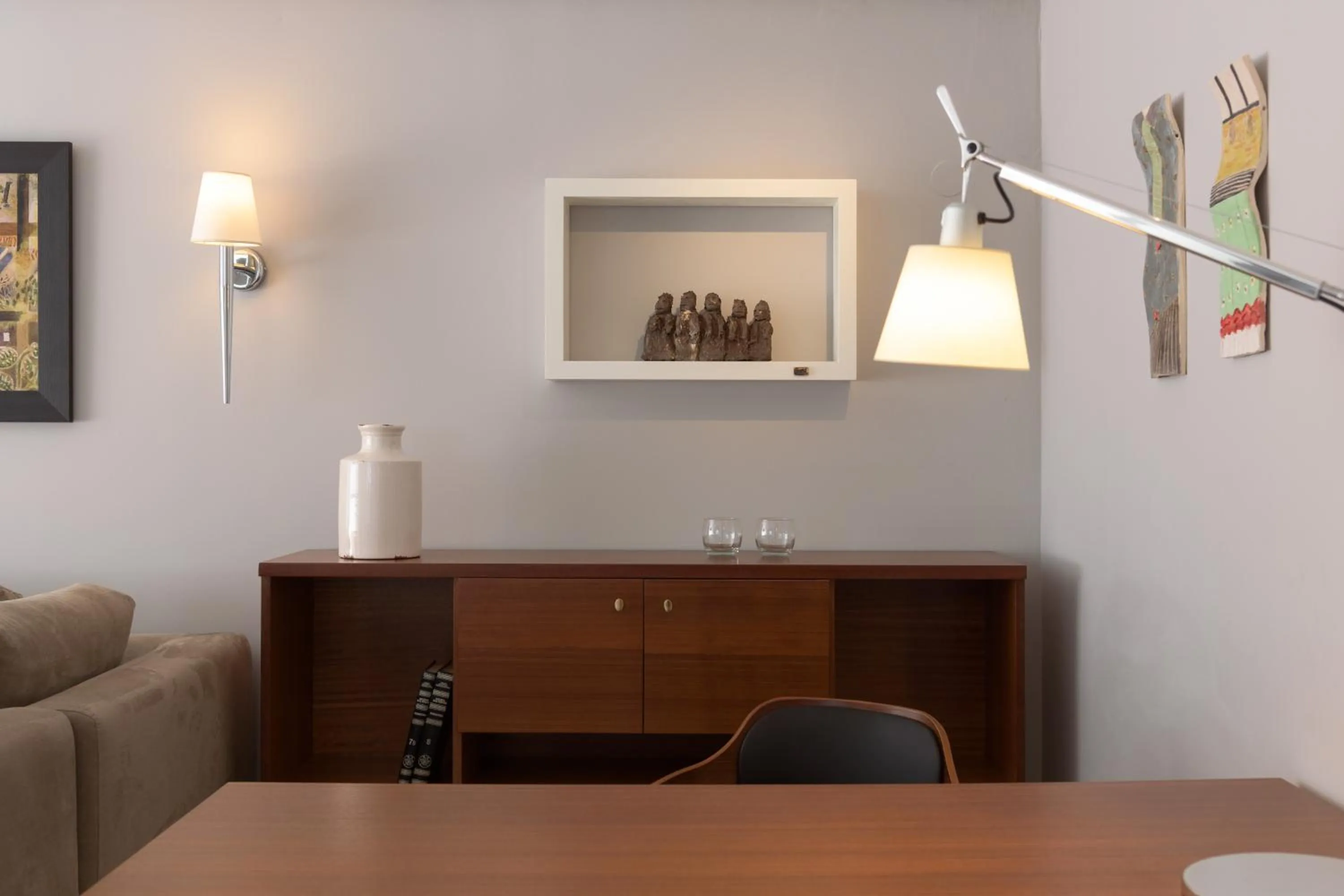 hair dresser in Macaris Suites & Spa