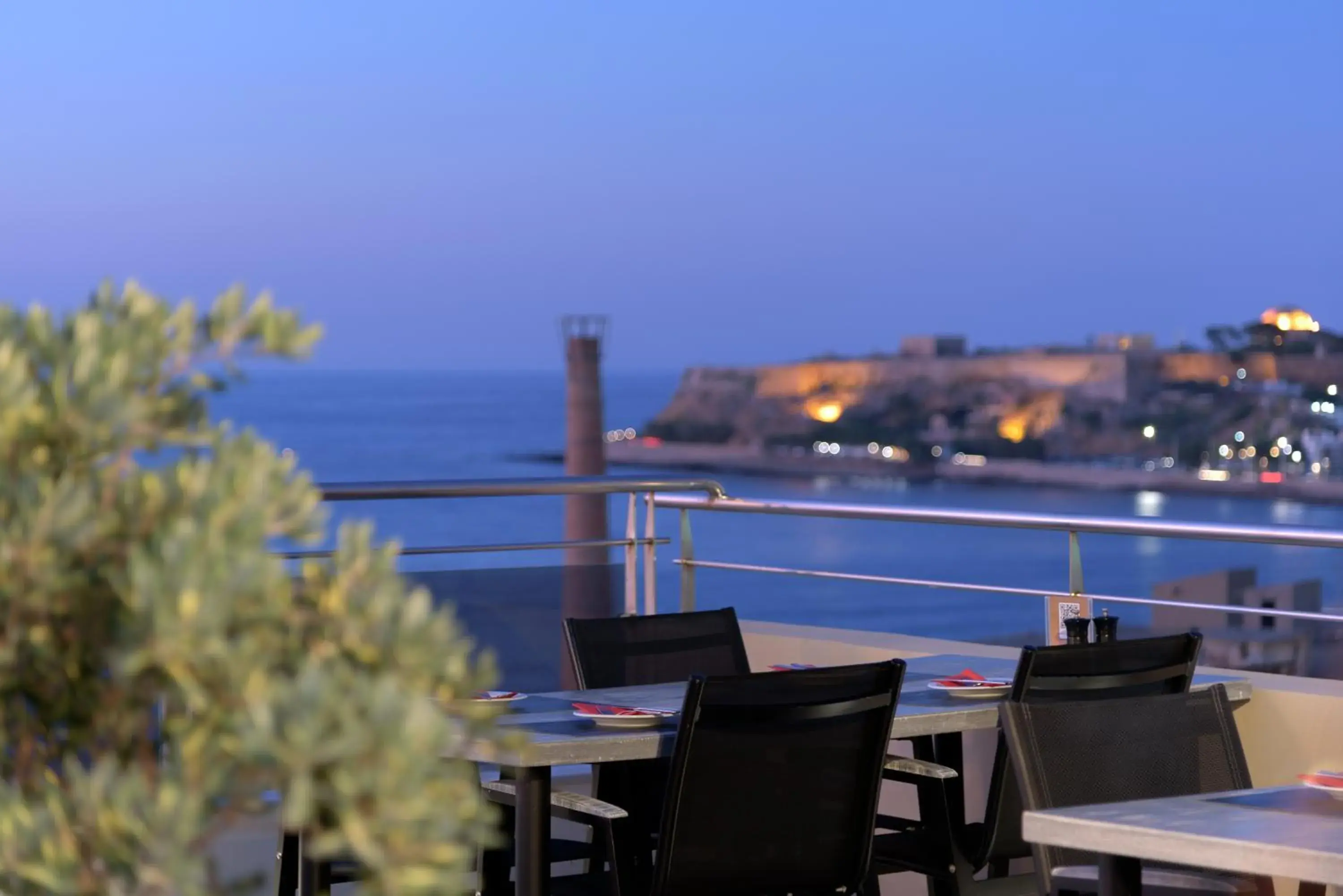 Restaurant/places to eat in Macaris Suites & Spa Restaurant/places to eat in Macaris Suites & Spa