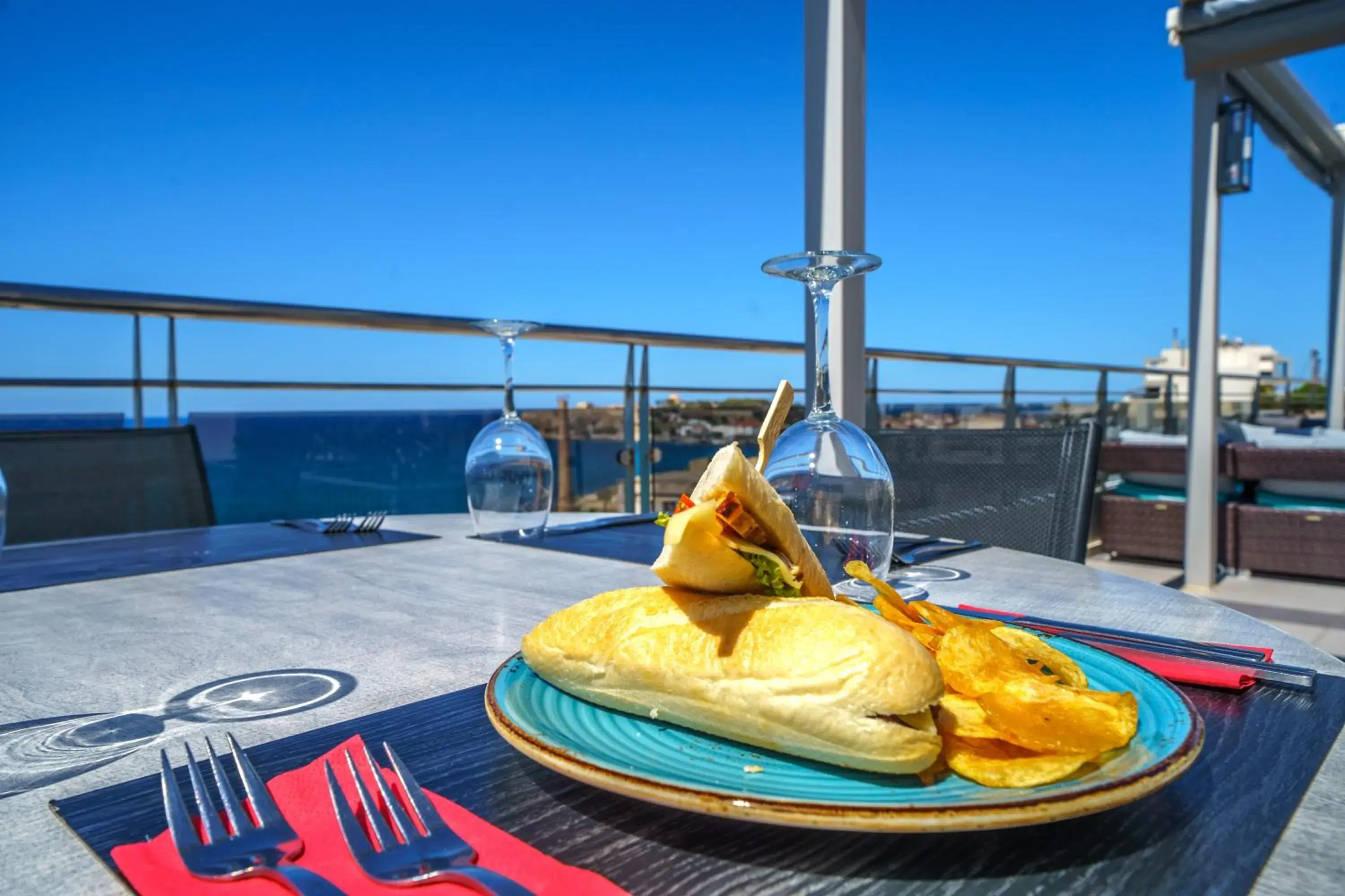 Restaurant/places to eat in Macaris Suites & Spa Restaurant/places to eat in Macaris Suites & Spa