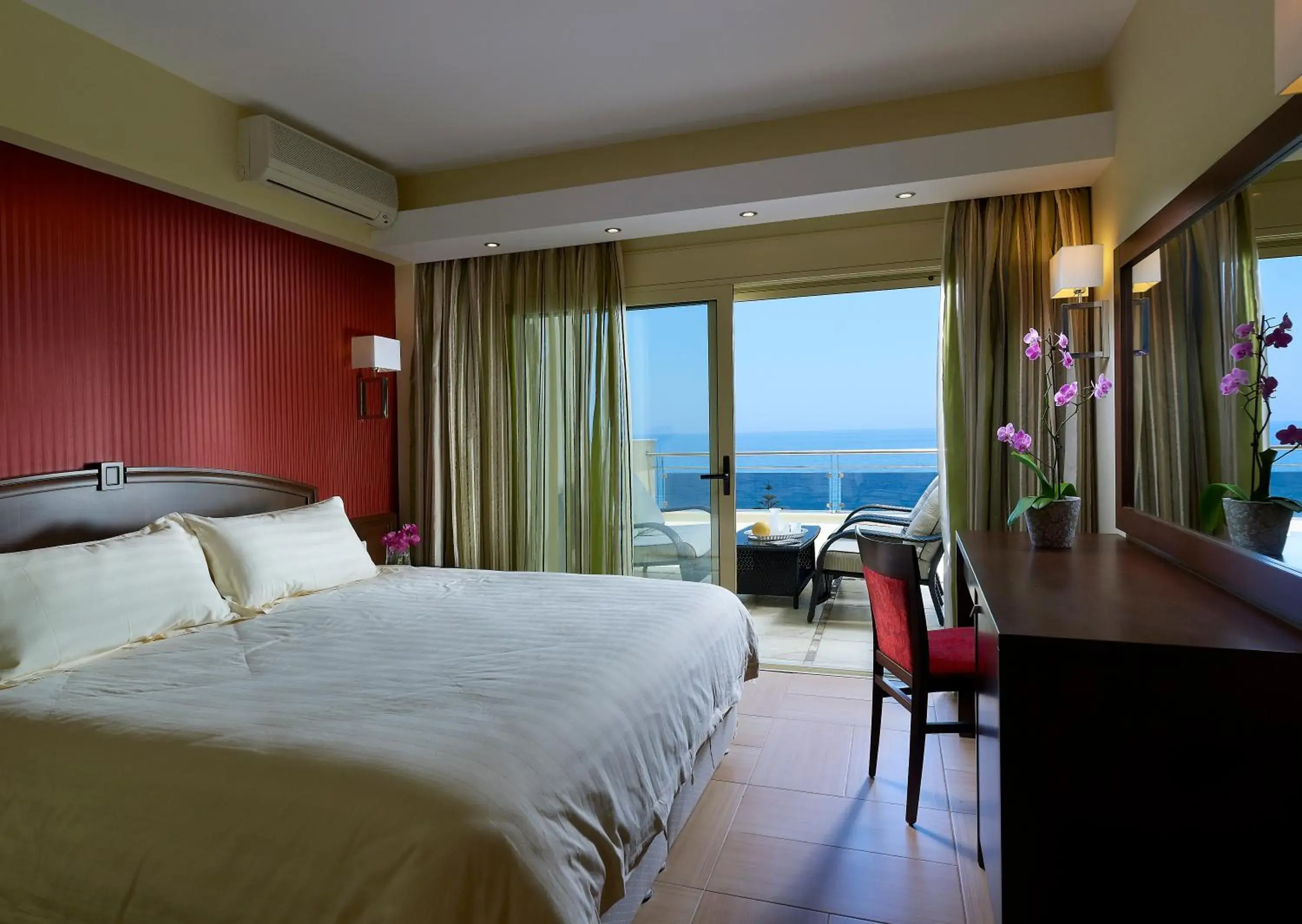 Bed in Macaris Suites & Spa Bed in Macaris Suites & Spa