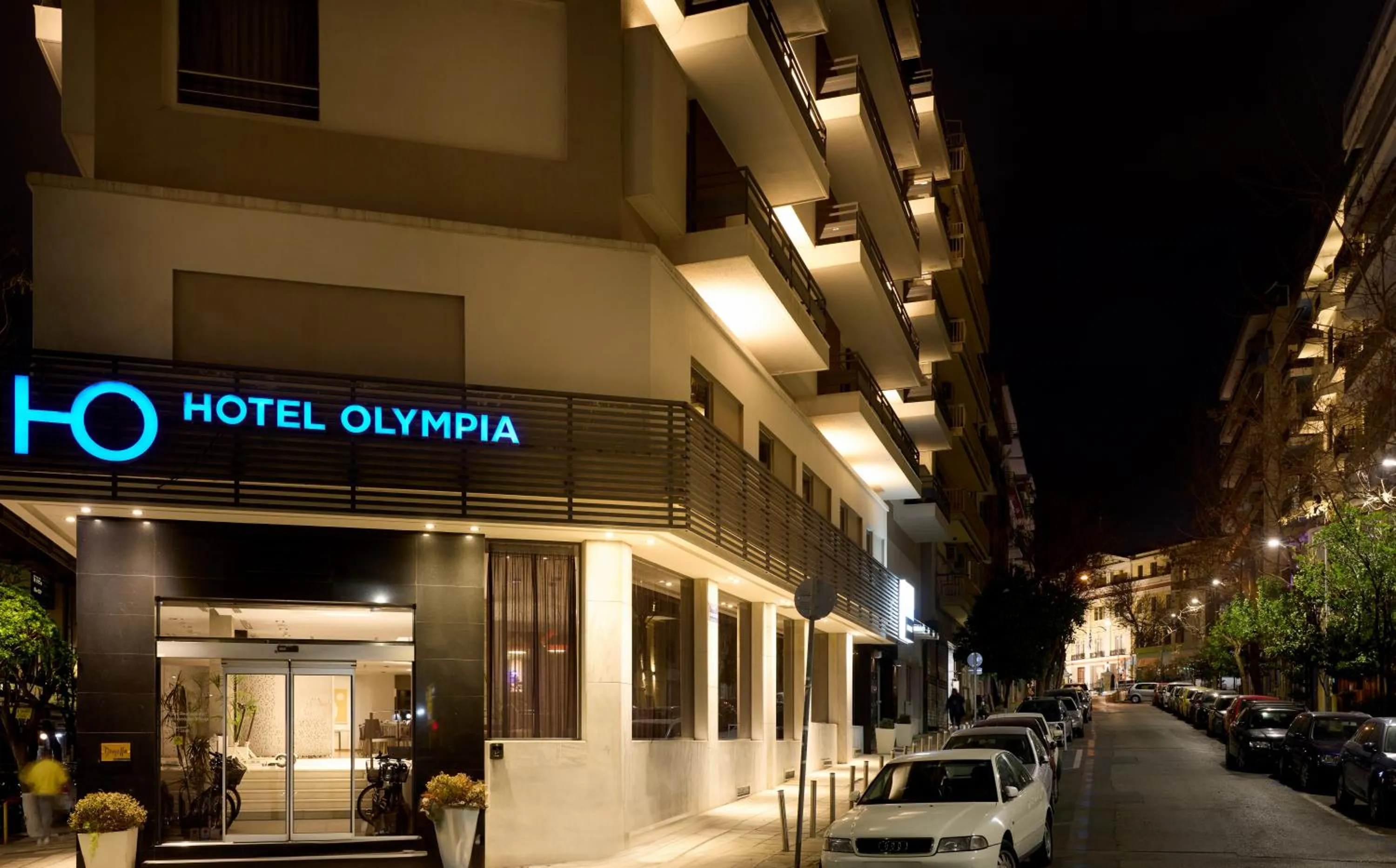 Facade/entrance in Domotel Olympia