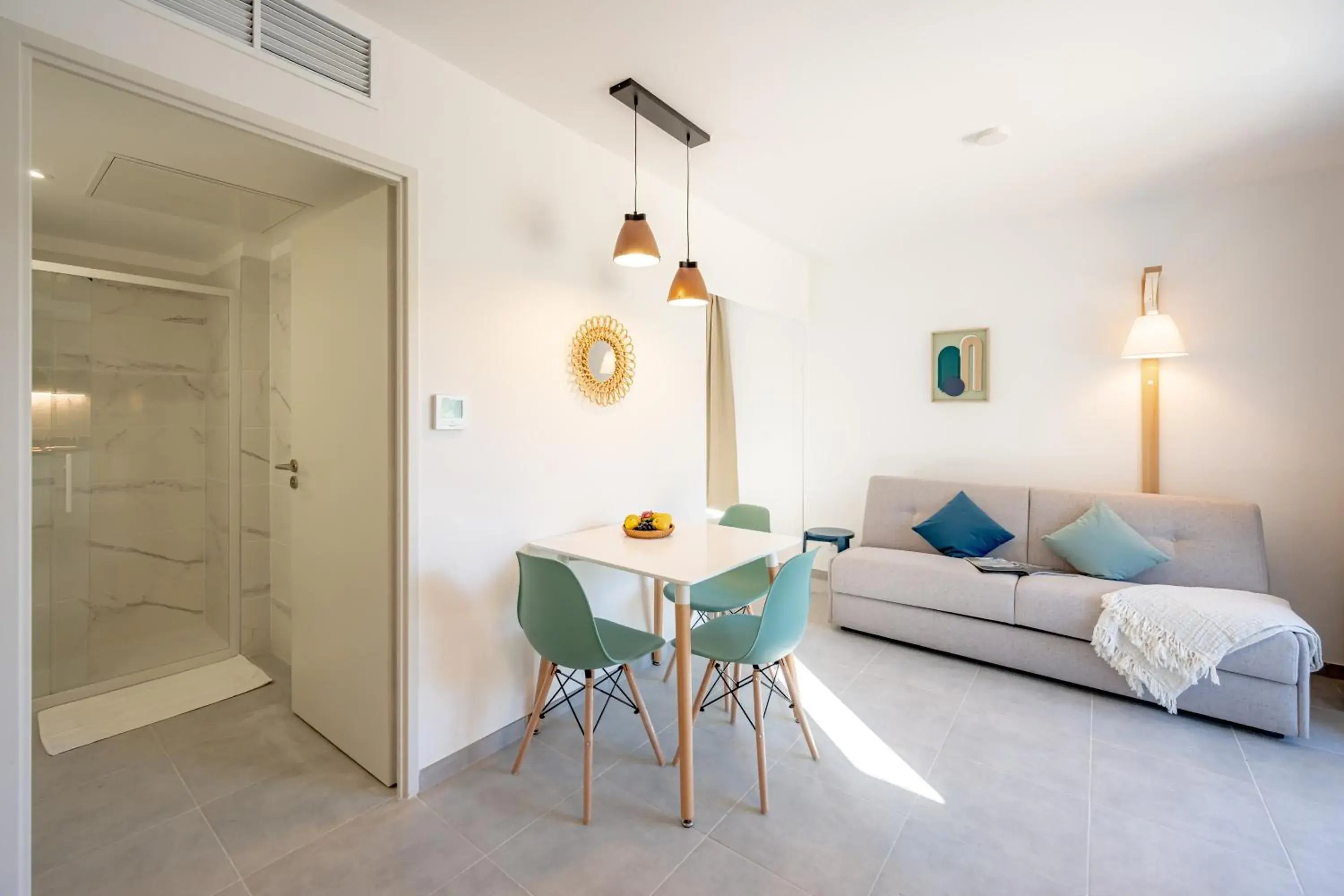 Apartment with Closed Sleeping Alcove and Terrace or Balcony (4 People) in Résidence Pierre et Vacances Cap Cassis Calanques Apartment with Closed Sleeping Alcove and Terrace or Balcony (4 People) in Résidence Pierre et Vacances Cap Cassis Calanques