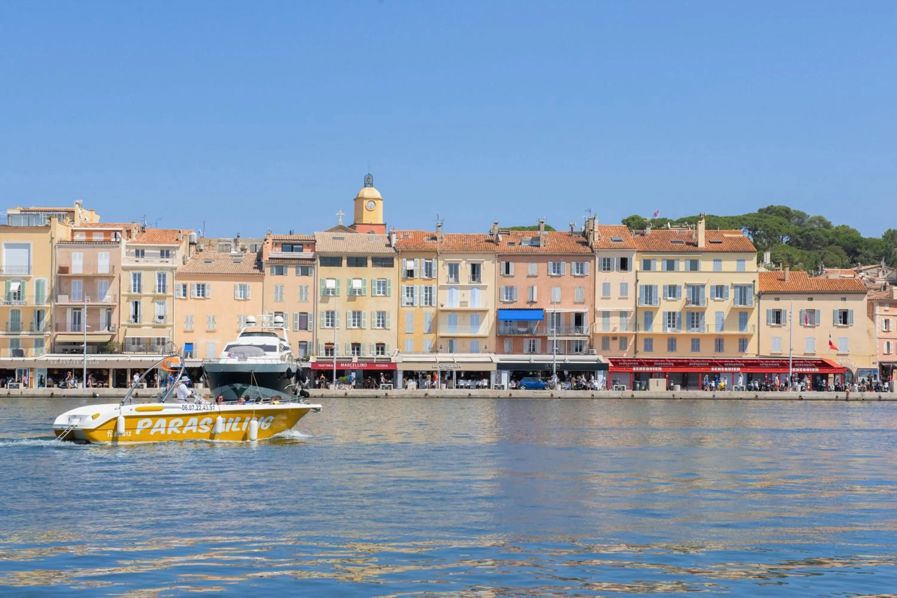Property building in Résidence Pierre et Vacances Cap Cassis Calanques