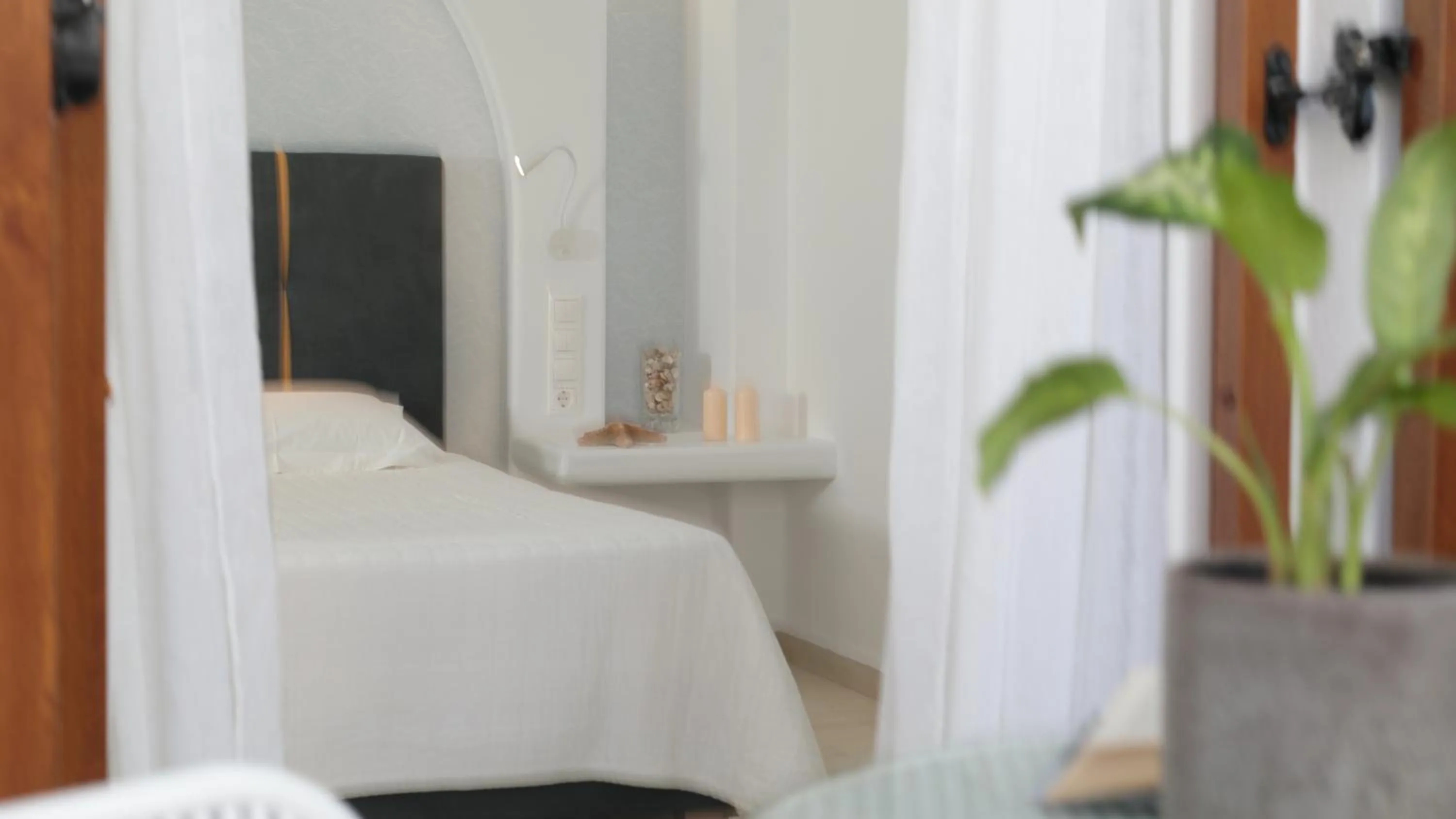 Bed in Margo Studios