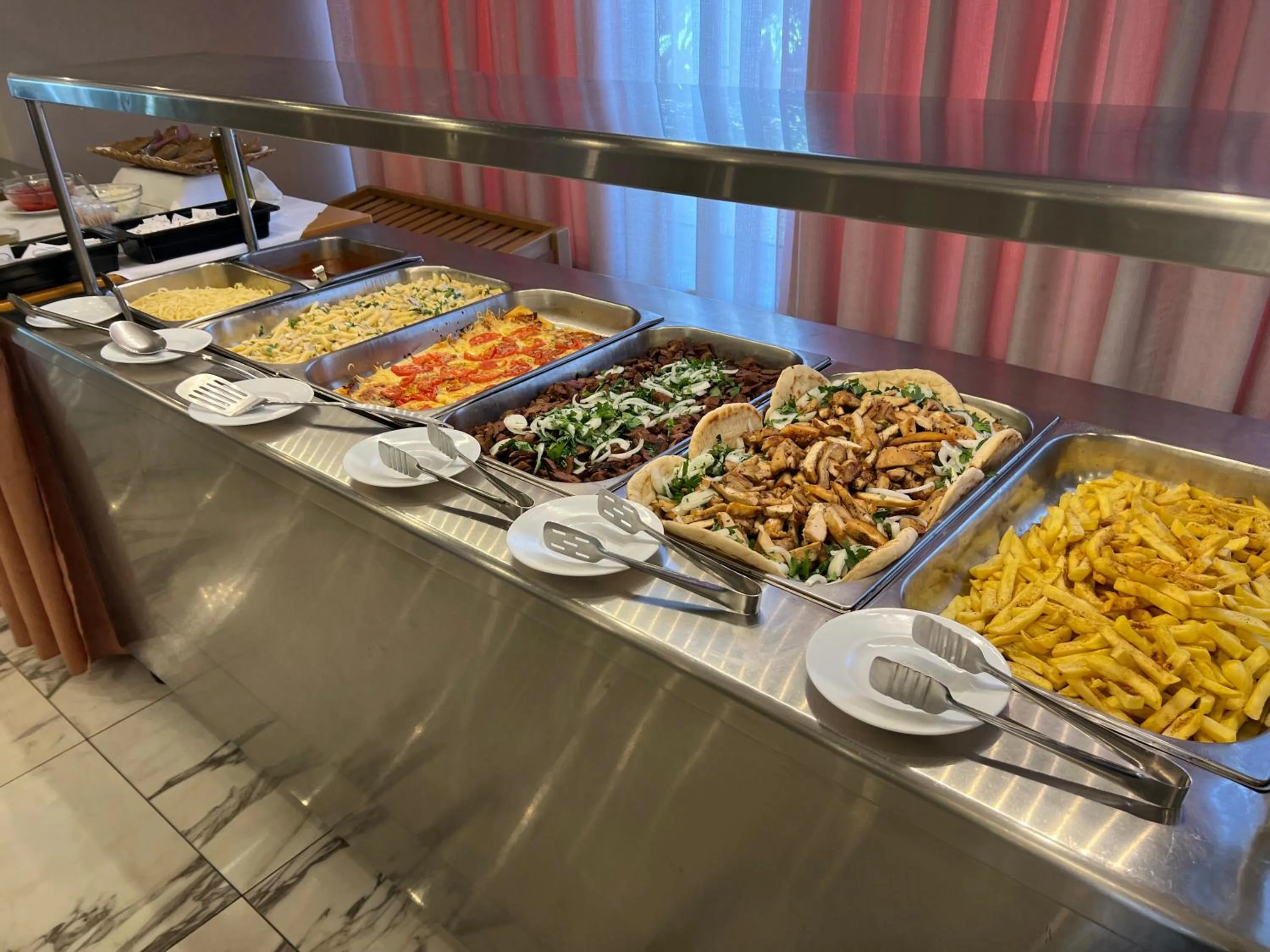 Restaurant/places to eat in Vanisko Hotel