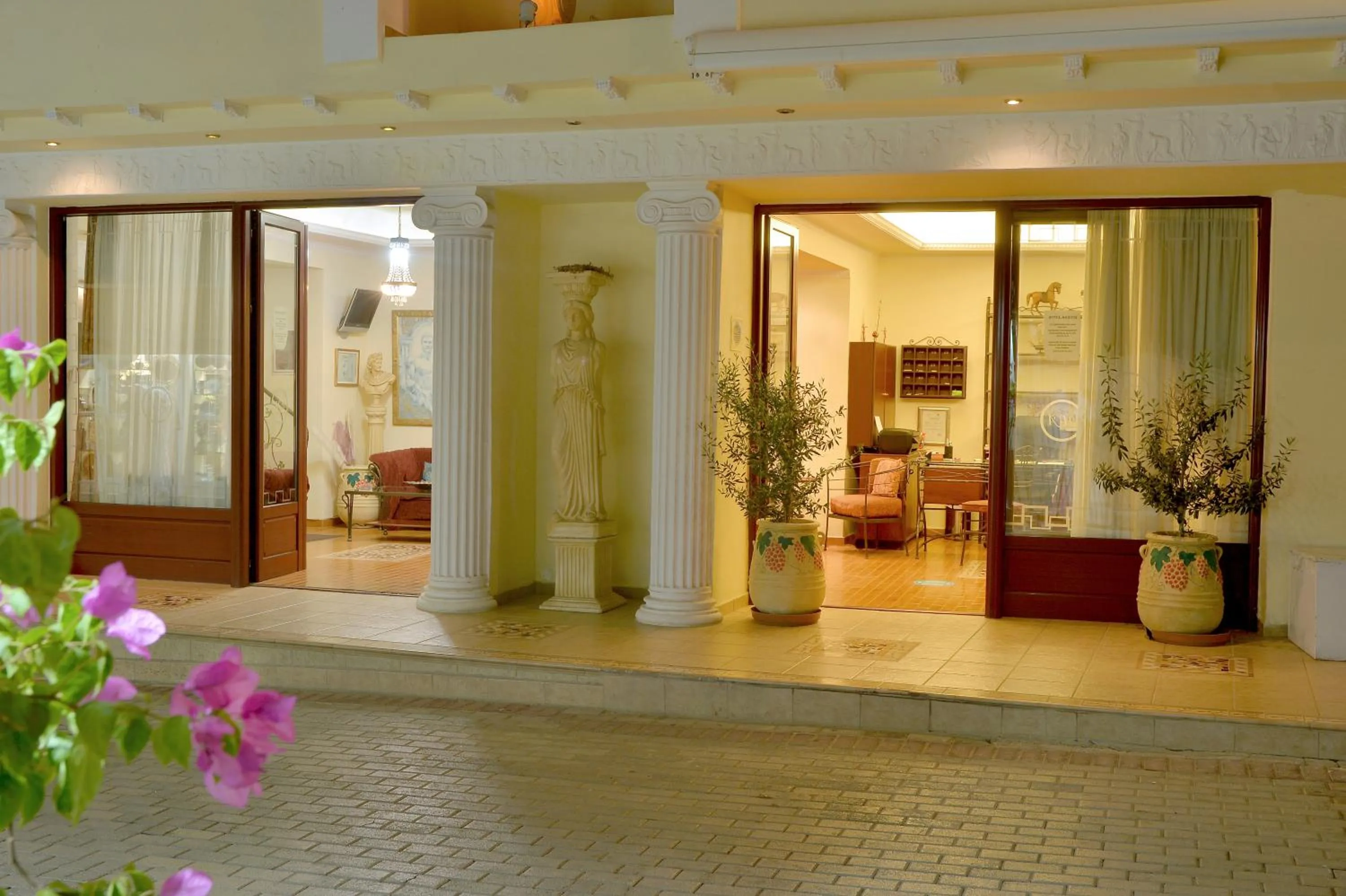 Garden in Agistri Hotel