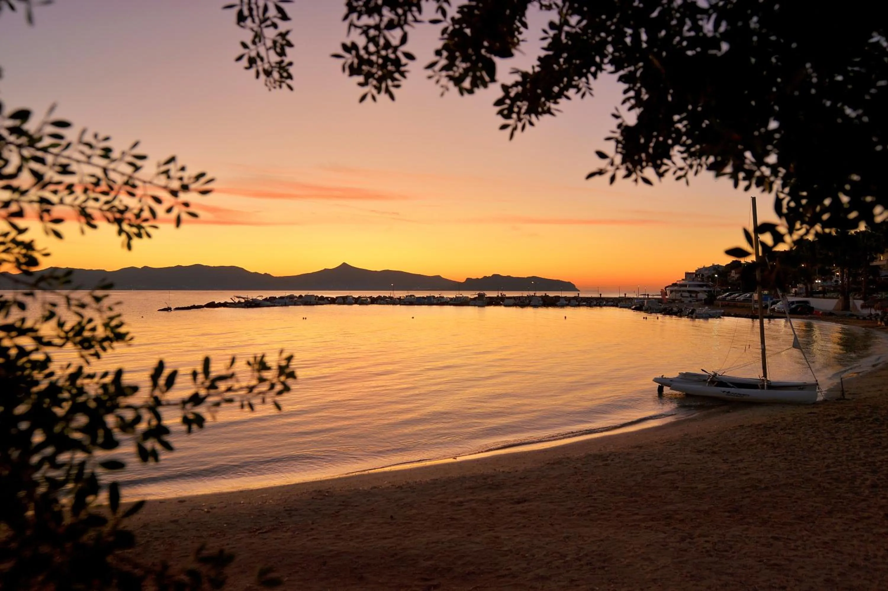 Natural landscape in Agistri Hotel