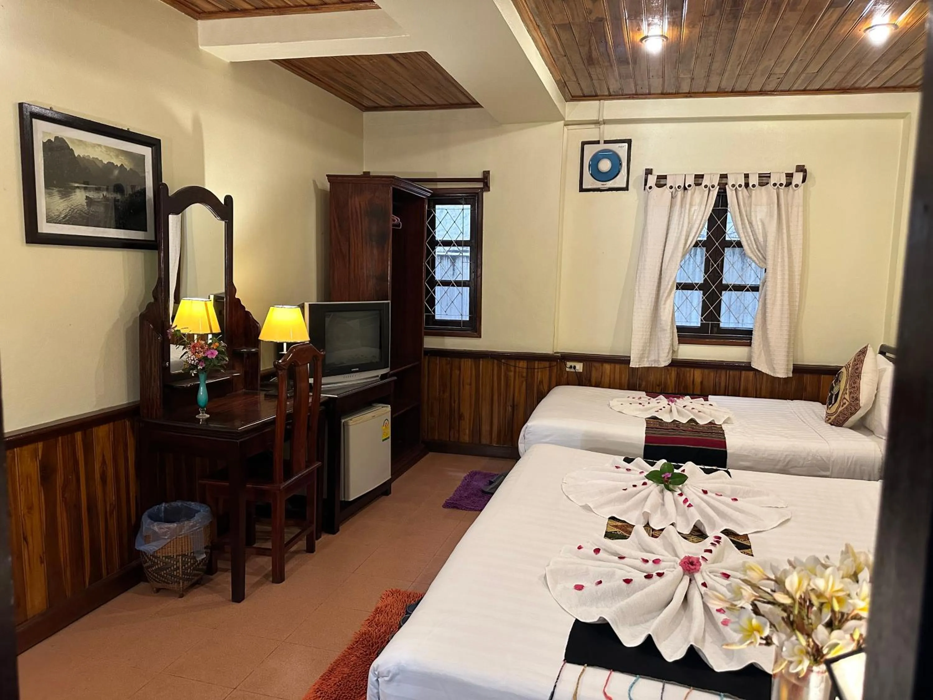 Bed in Villa Alounsavath Mekong Riverside