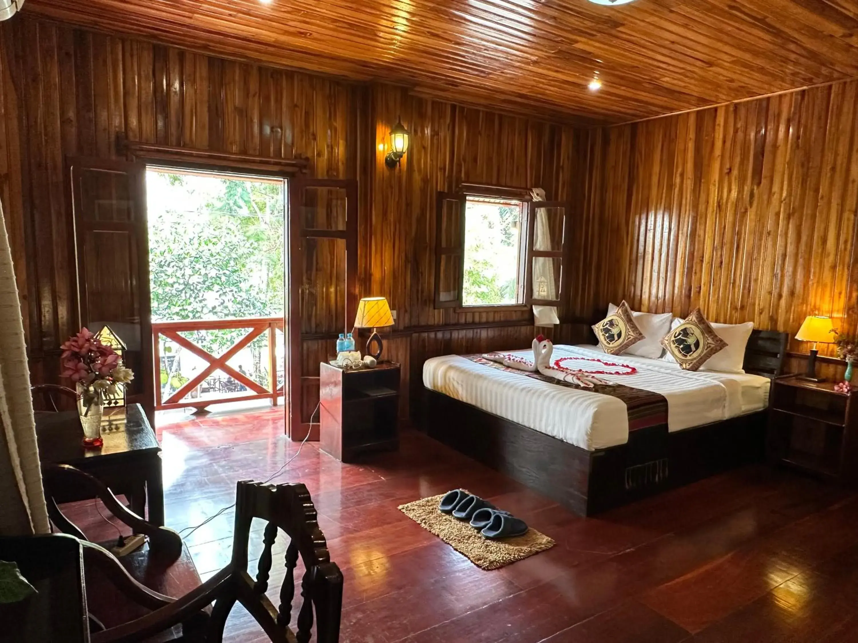 Deluxe Double Room with Balcony in Villa Alounsavath Mekong Riverside Deluxe Double Room with Balcony in Villa Alounsavath Mekong Riverside