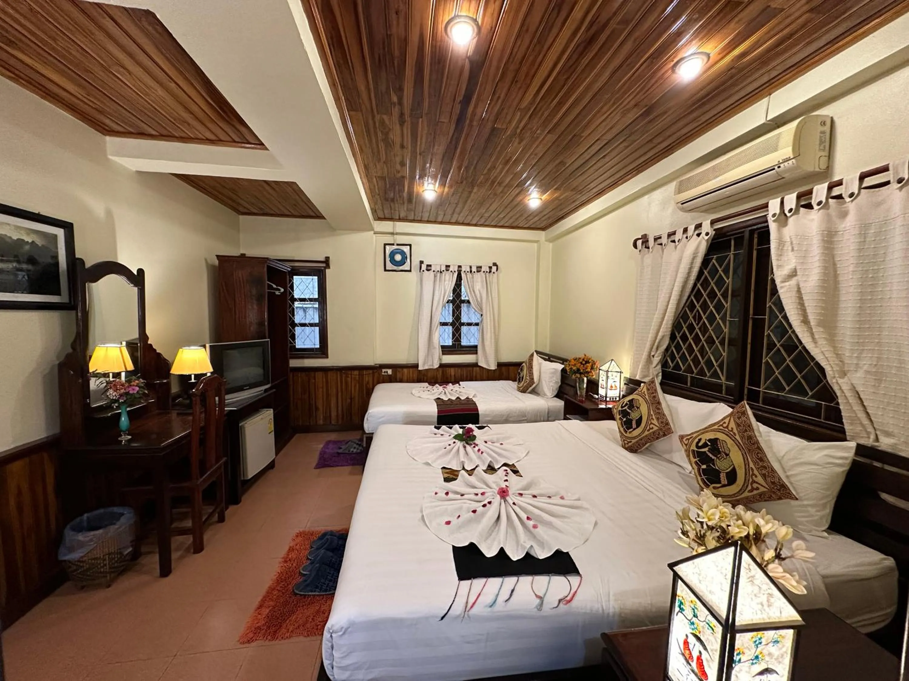 Bed in Villa Alounsavath Mekong Riverside