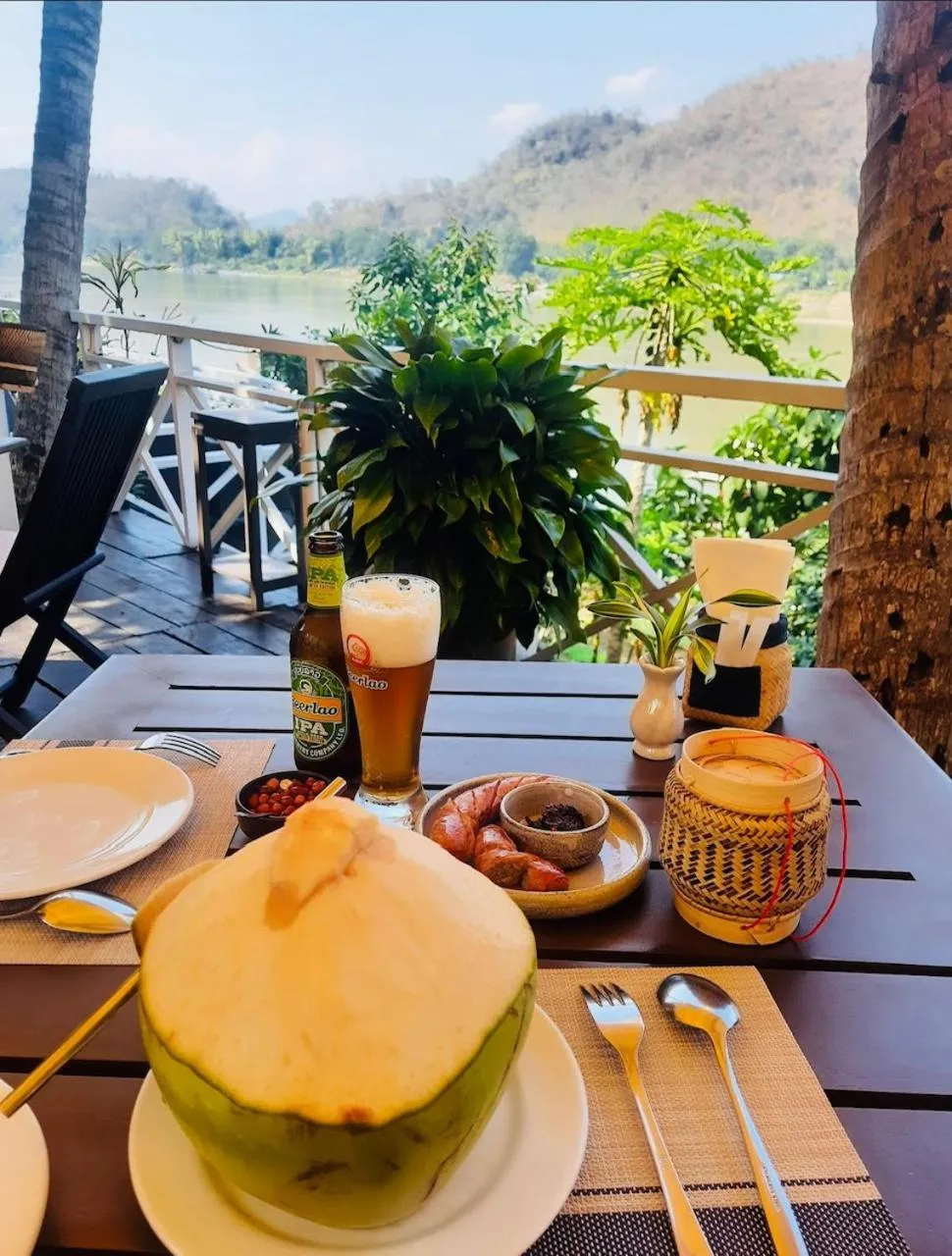 Food and drinks in Villa Alounsavath Mekong Riverside