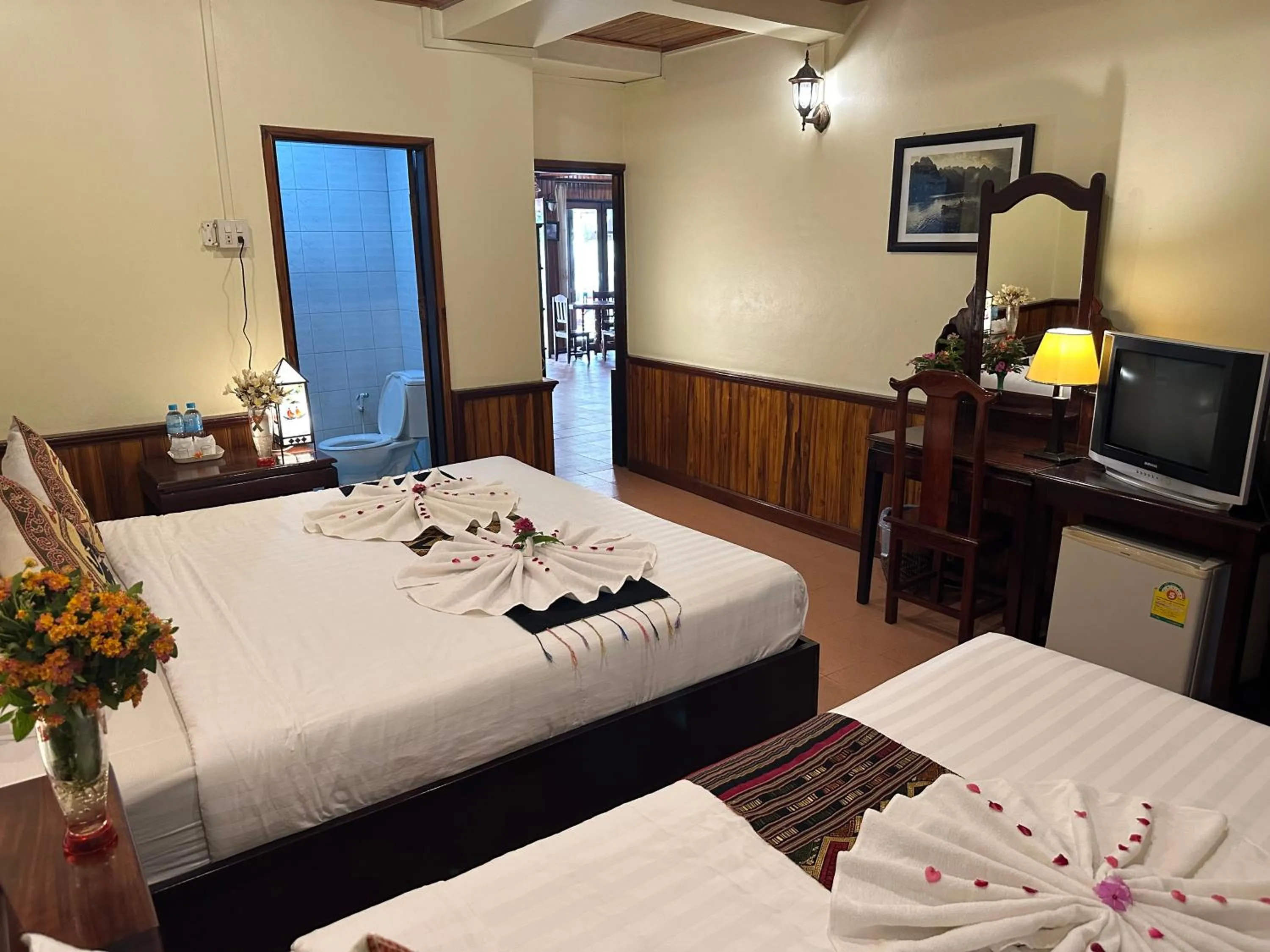 Bed in Villa Alounsavath Mekong Riverside