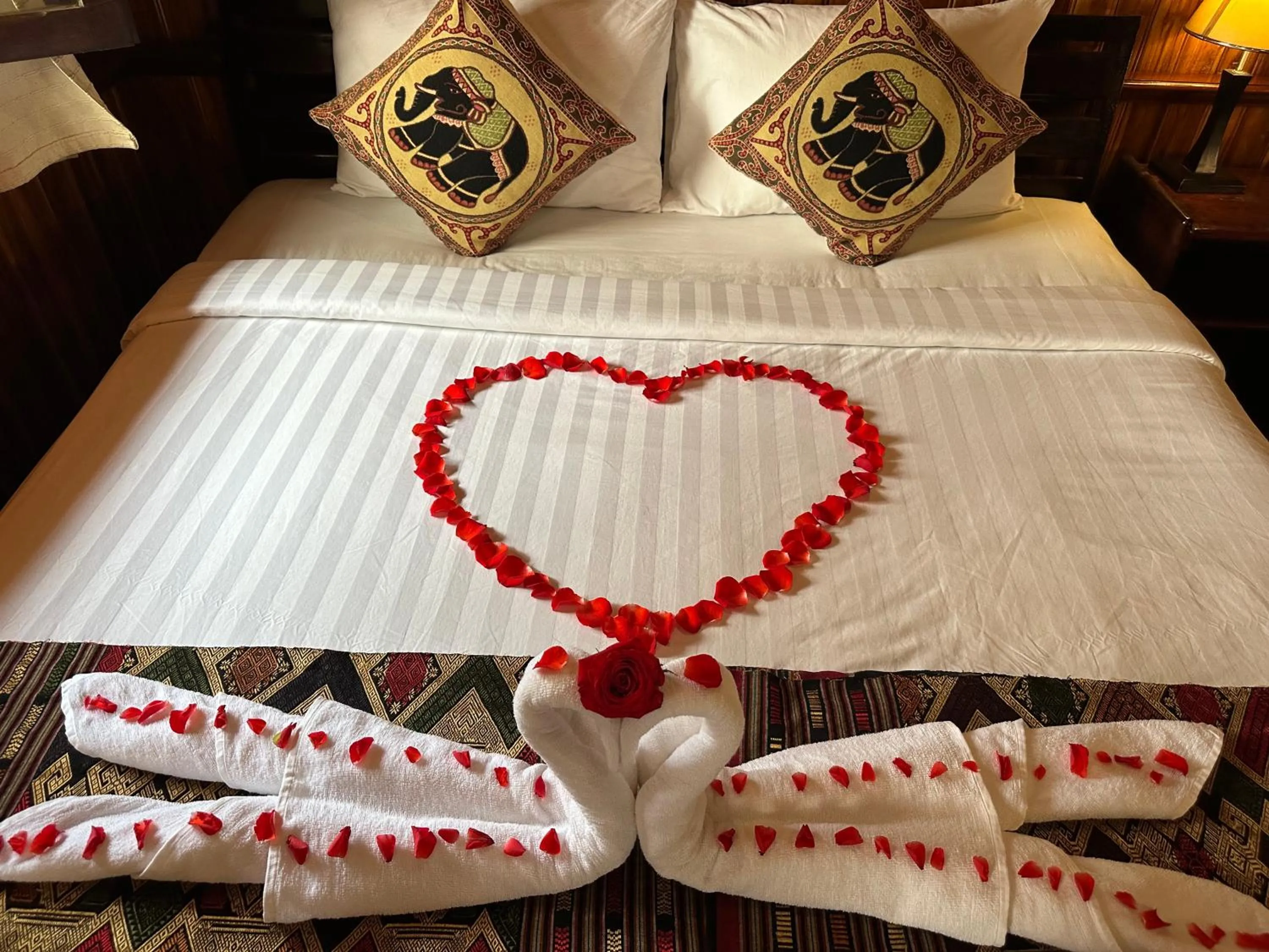 Bed in Villa Alounsavath Mekong Riverside