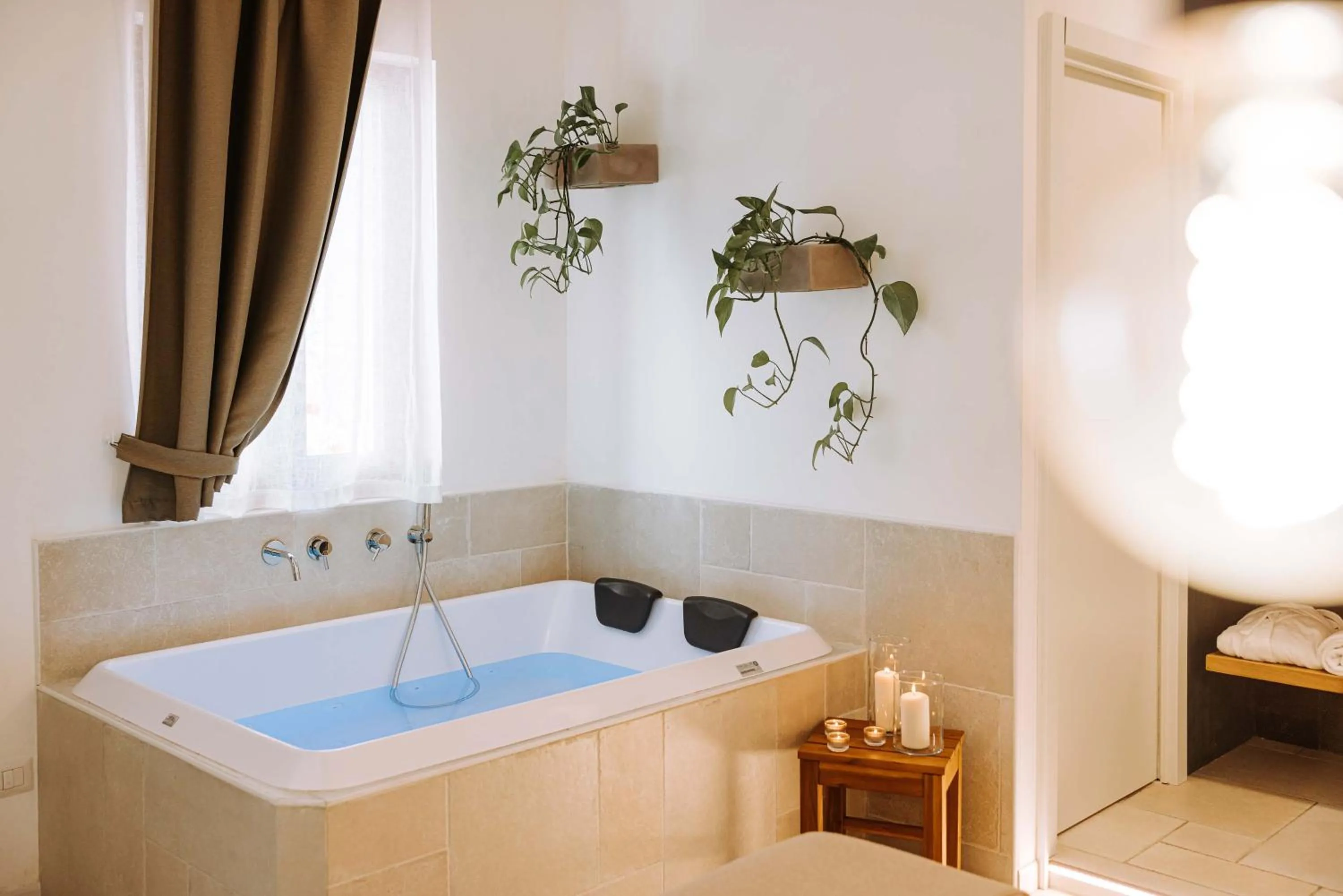 Hot Tub in Dirium - exclusive rooms