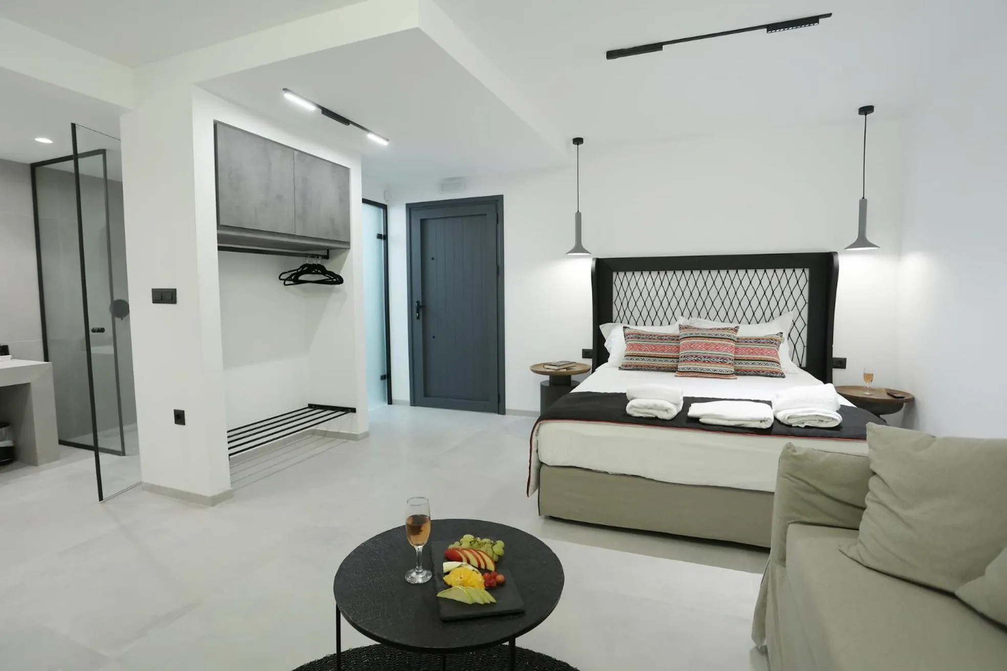 Photo of the whole room, Bed in Yianna Hotel