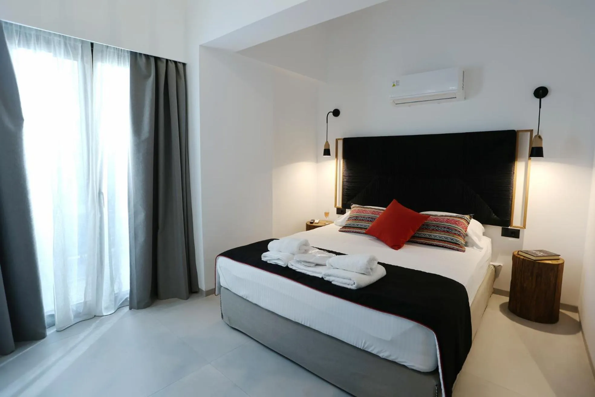 Photo of the whole room, Bed in Yianna Hotel