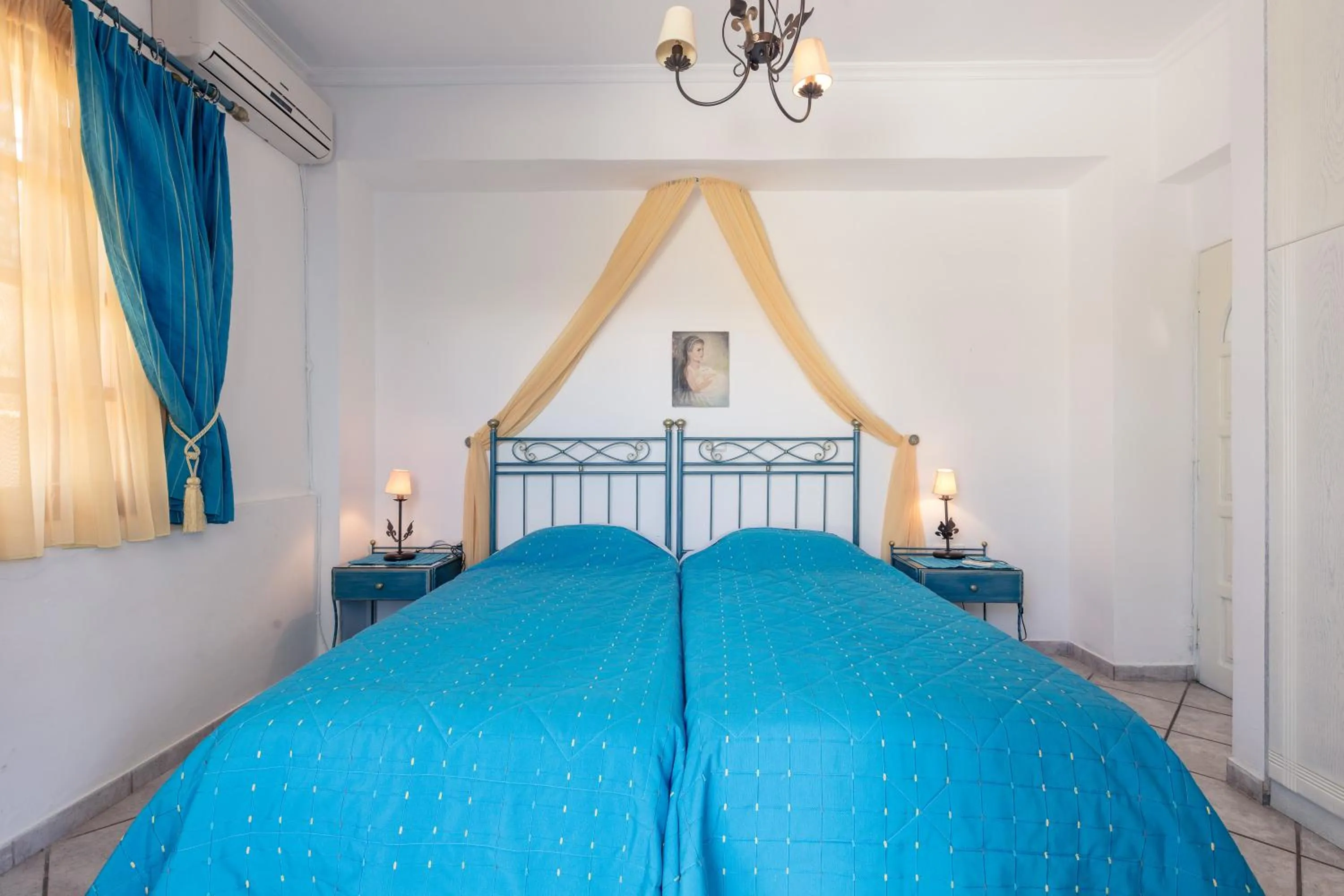 Bedroom, Bed in Yianna Hotel