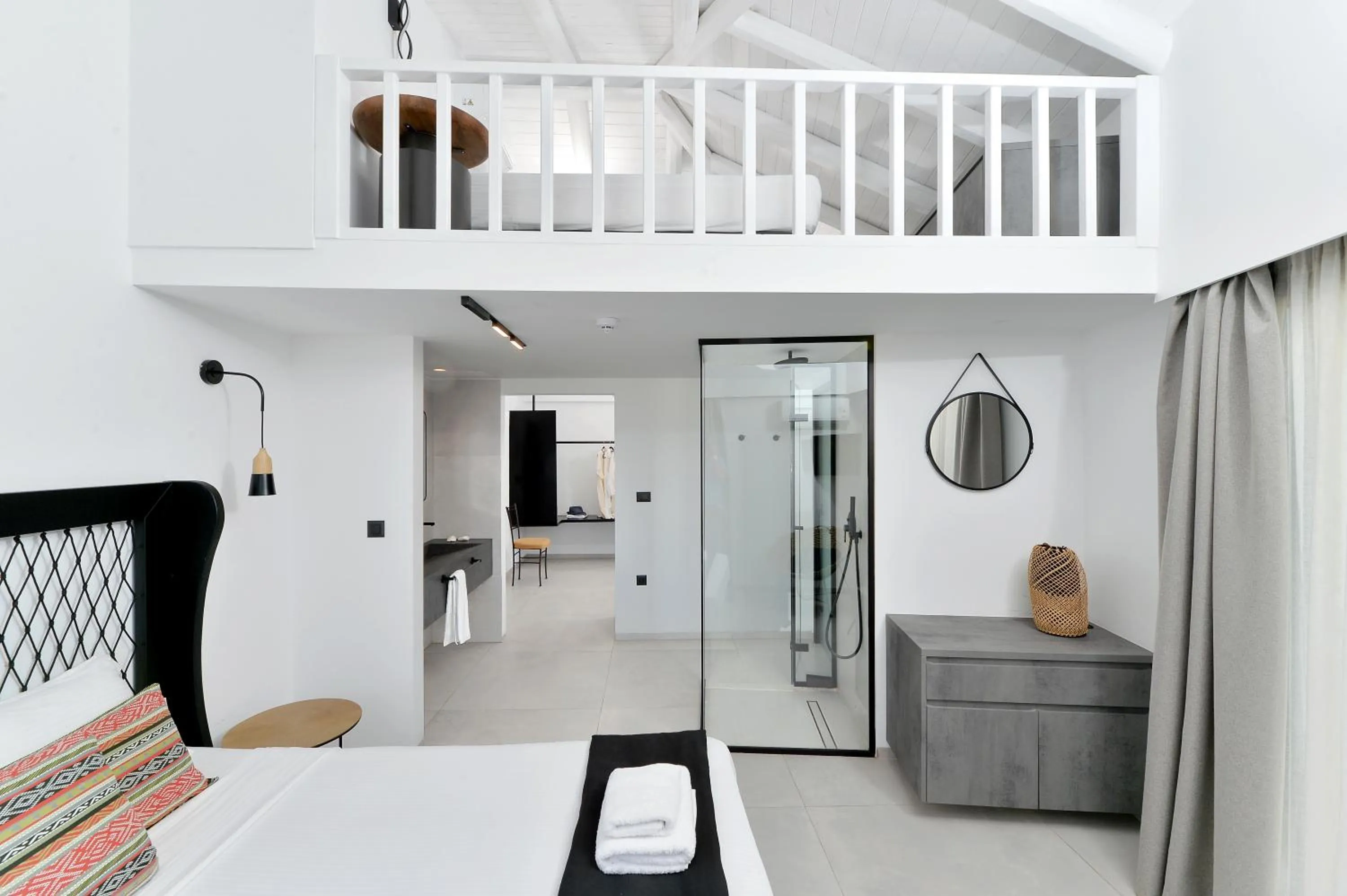 Bathroom, Bed in Yianna Hotel