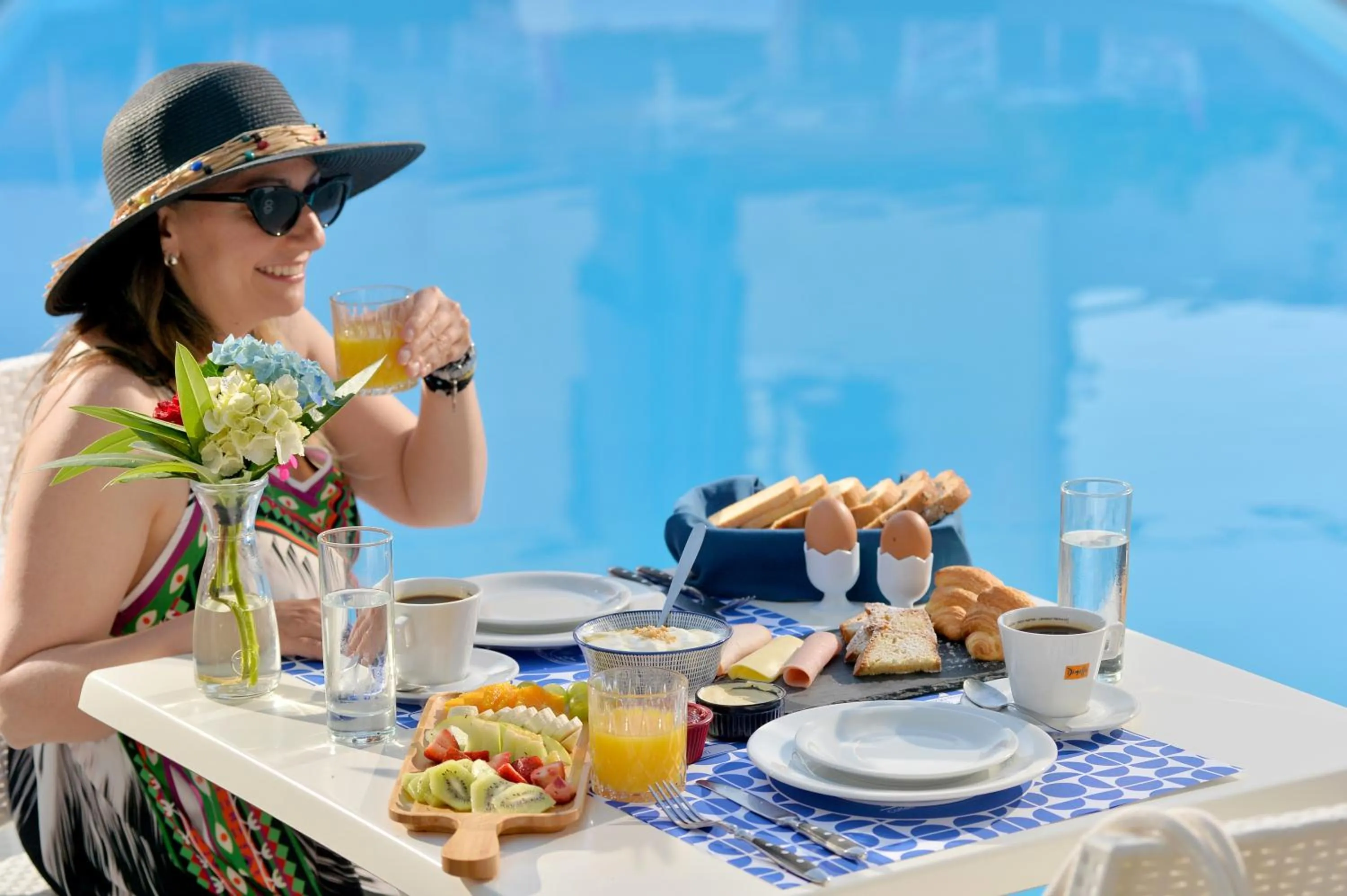 Continental breakfast in Yianna Hotel