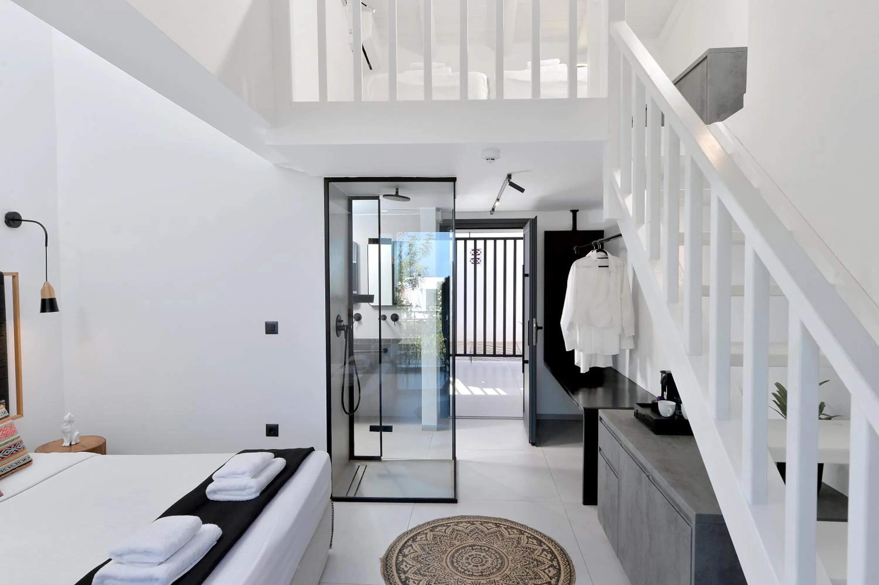 Bathroom, Bed in Yianna Hotel