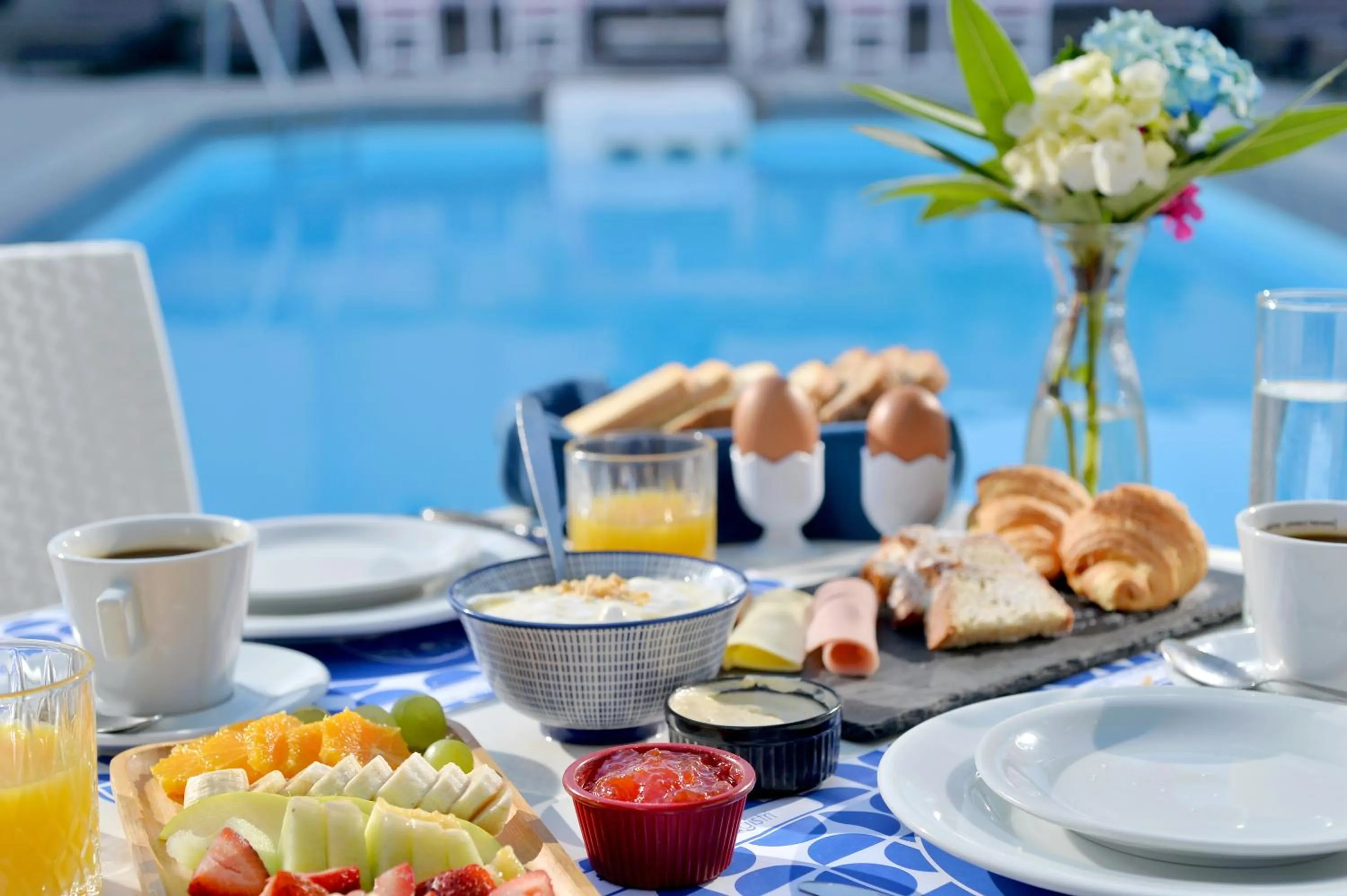 Continental breakfast in Yianna Hotel
