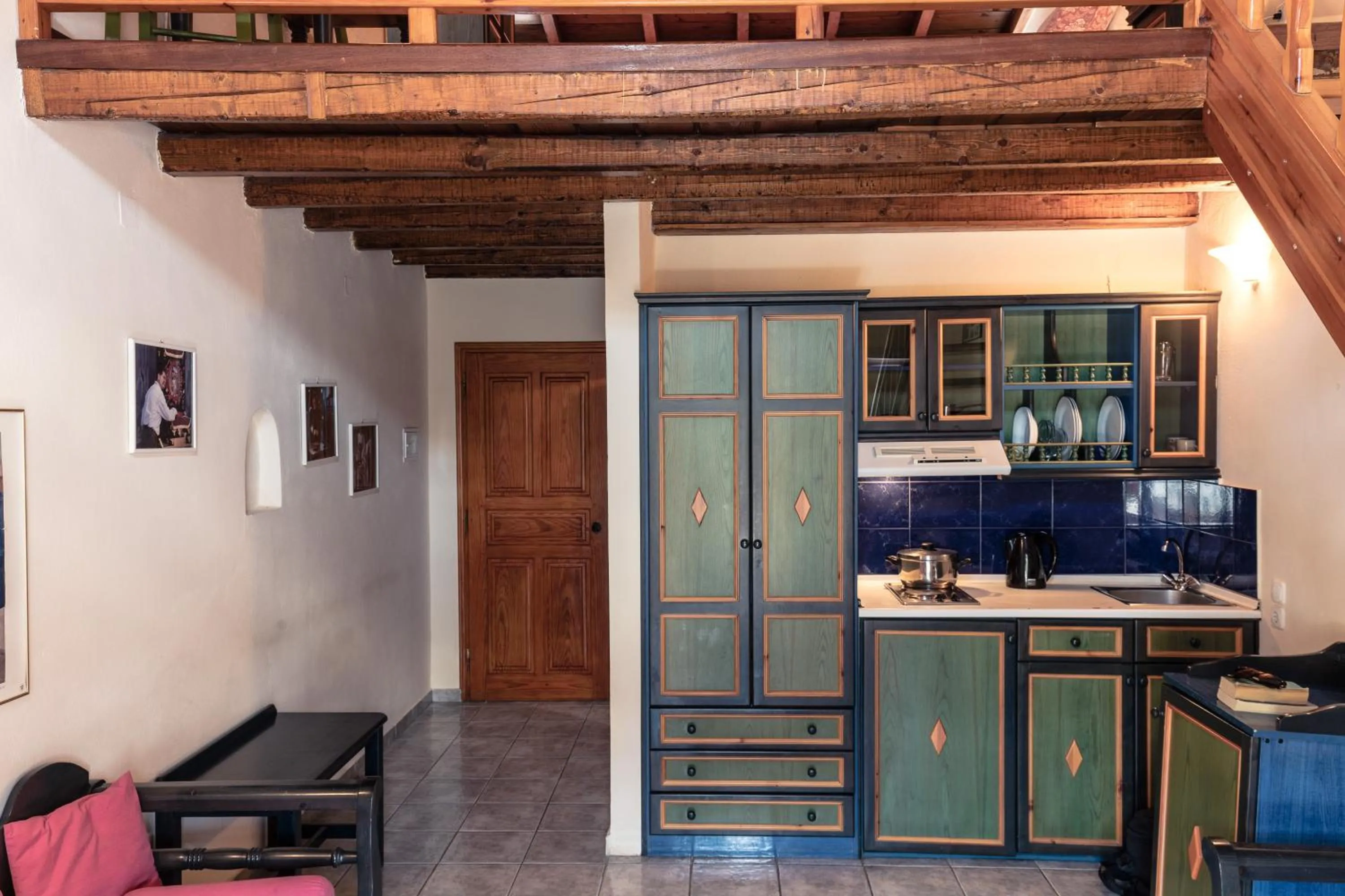 Coffee/tea facilities in Yianna Hotel