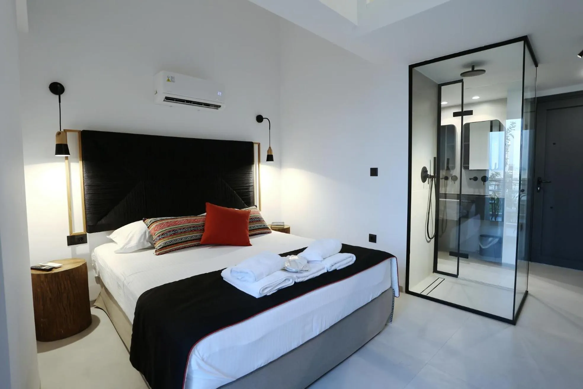 Bedroom, Bed in Yianna Hotel