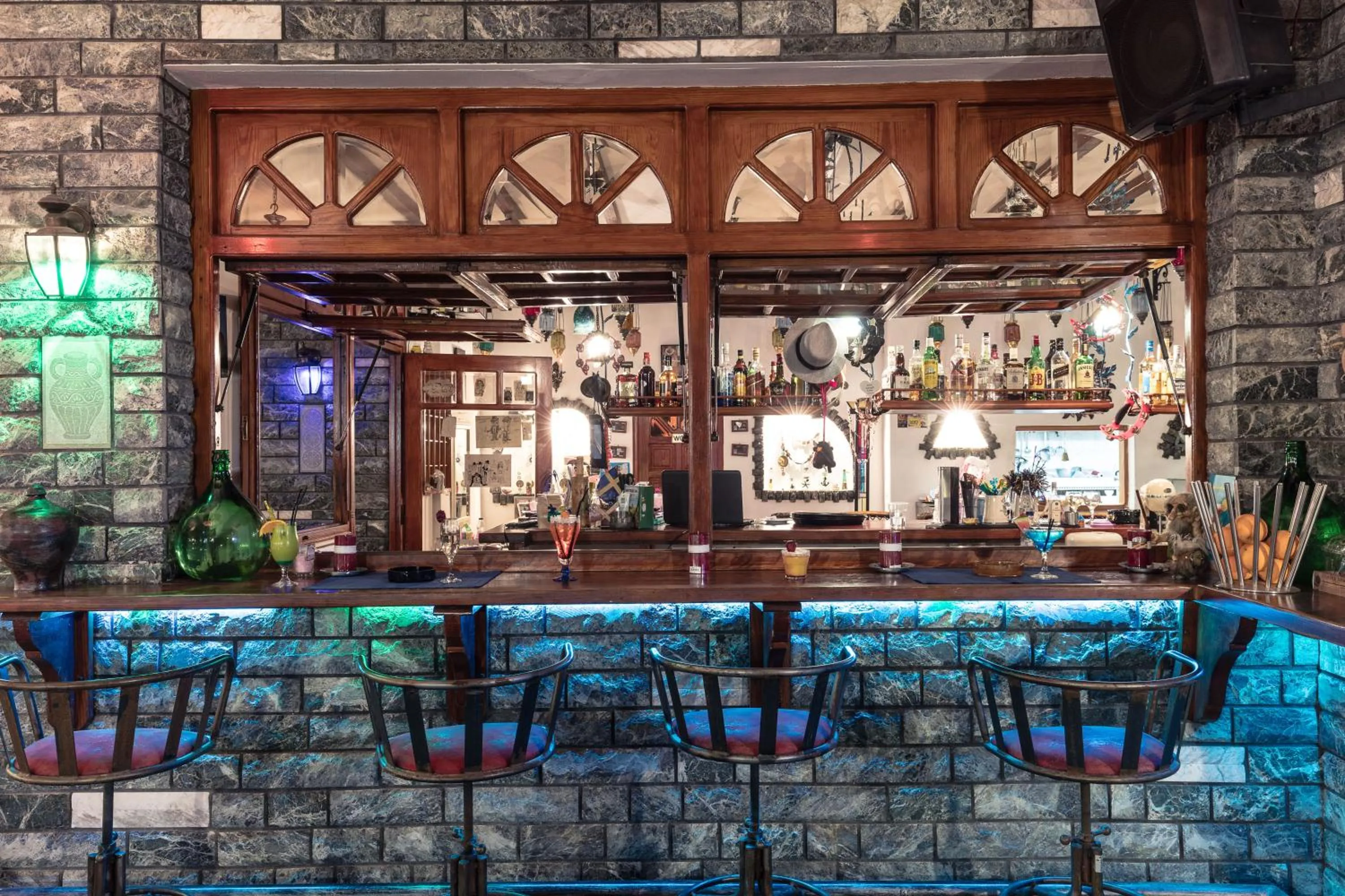 Lounge or bar in Yianna Hotel