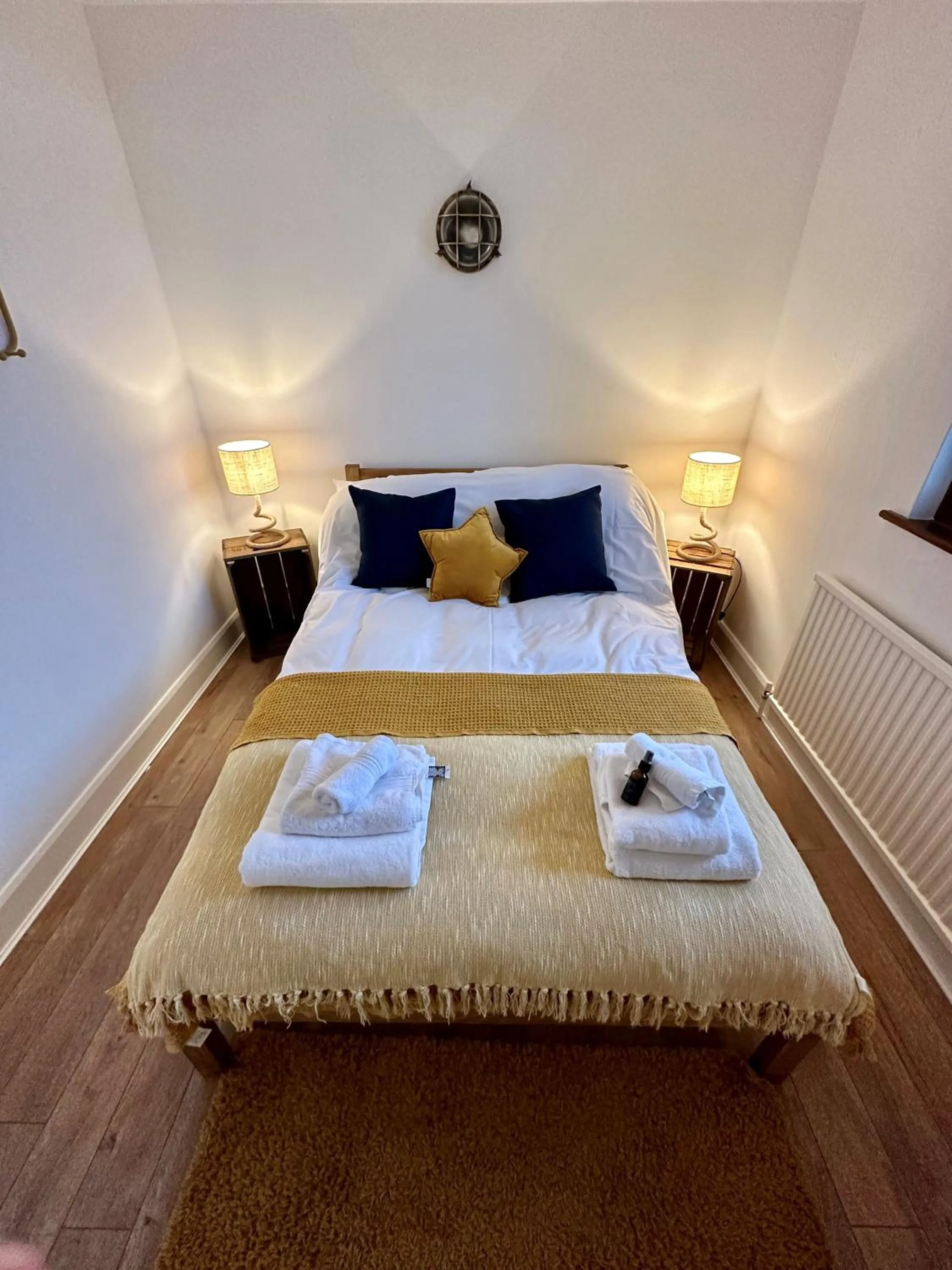 Bed in 3 Bed Ground Floor Apartment - Hot Tub Optional Upgrade