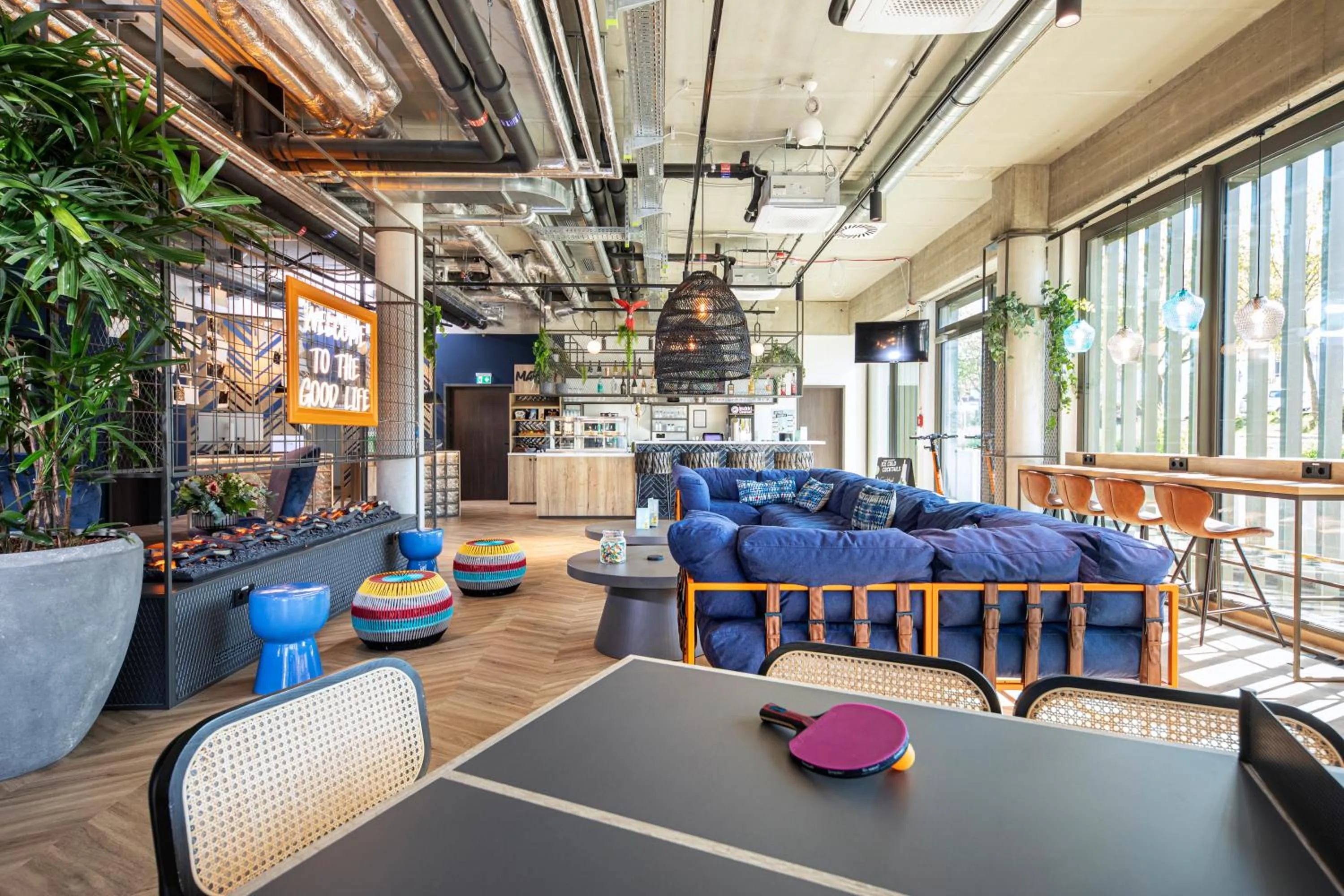 Lobby or reception in LOGINN Hotel Waiblingen