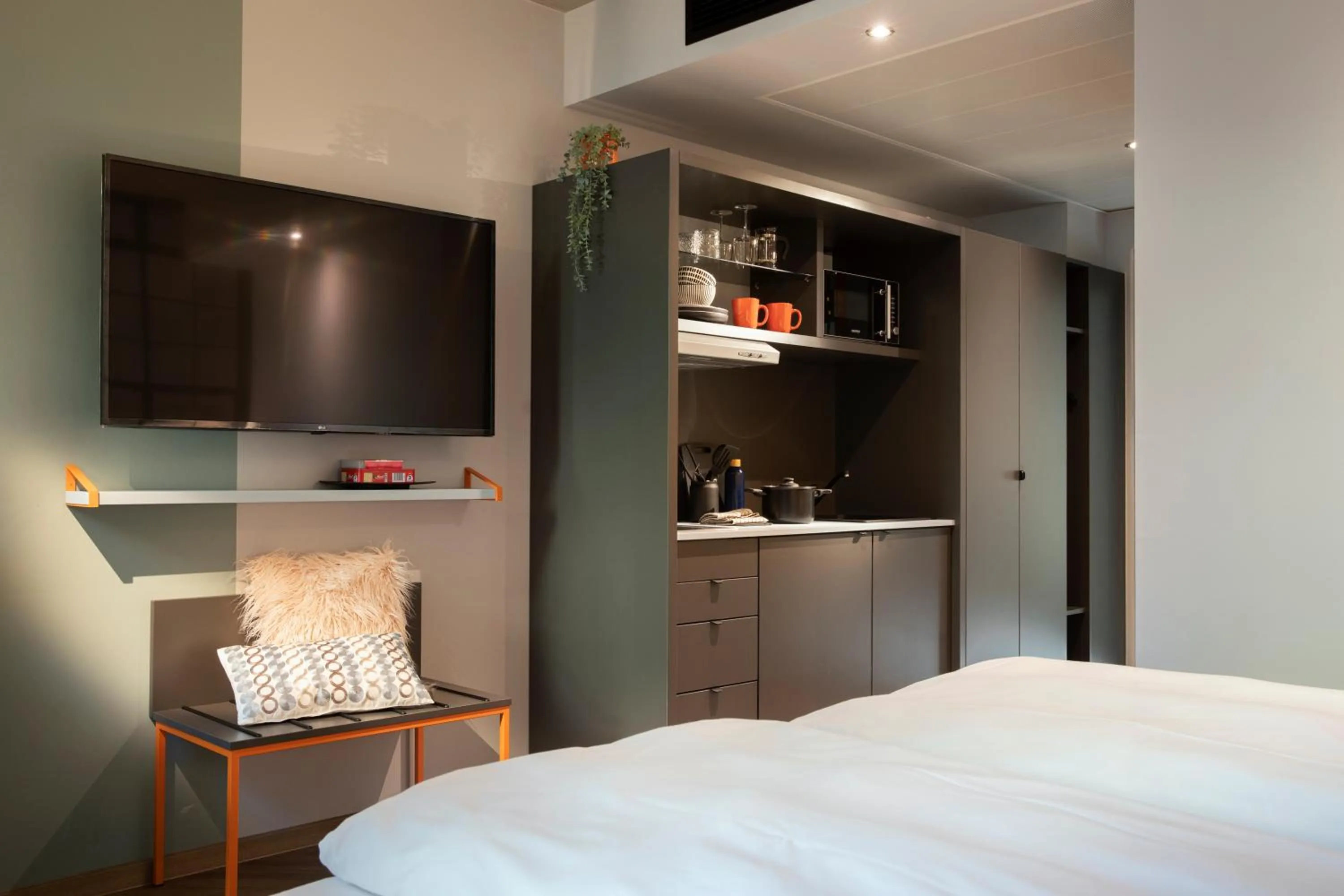 Photo of the whole room, Bed in LOGINN Hotel Waiblingen