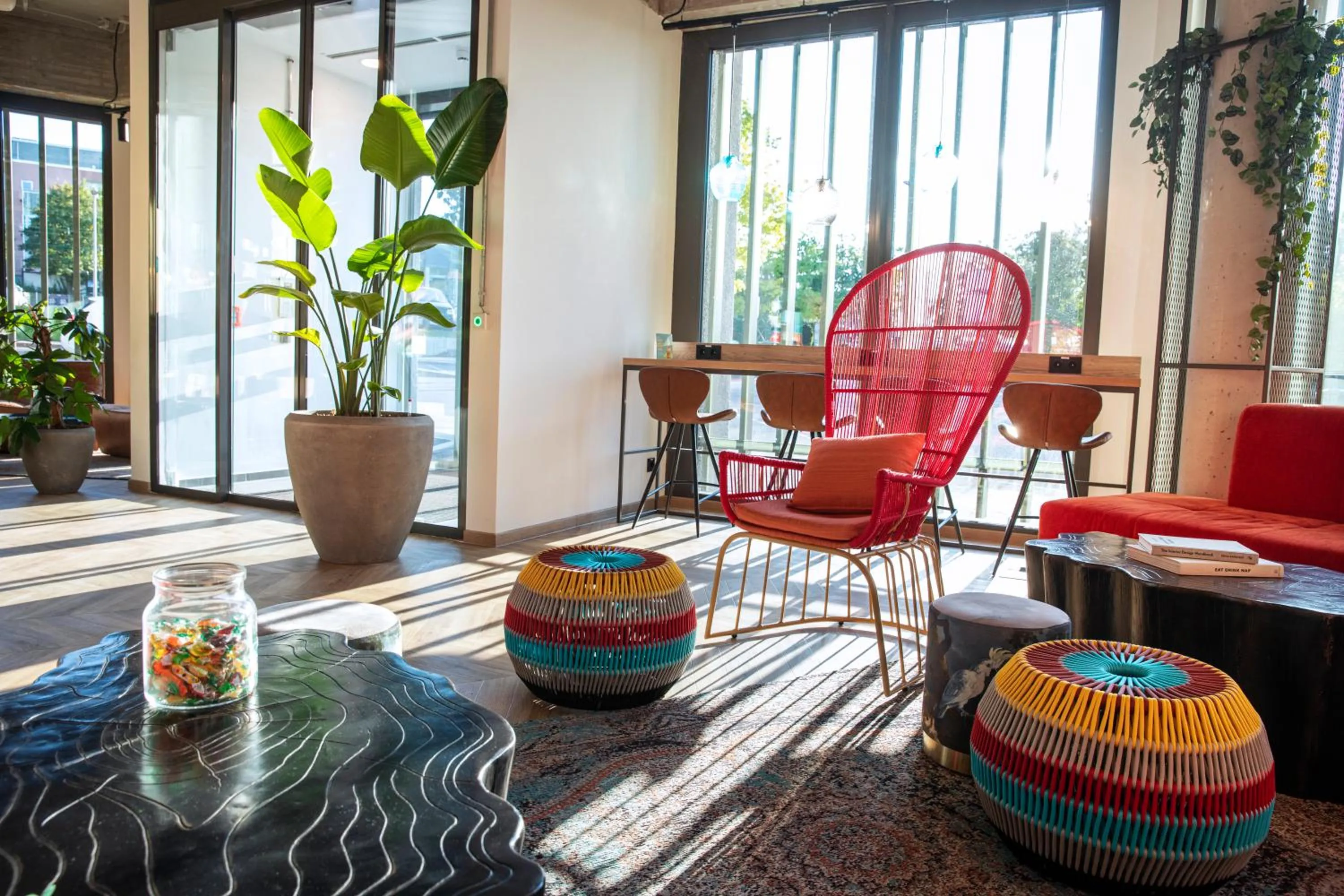 Lobby or reception in LOGINN Hotel Waiblingen