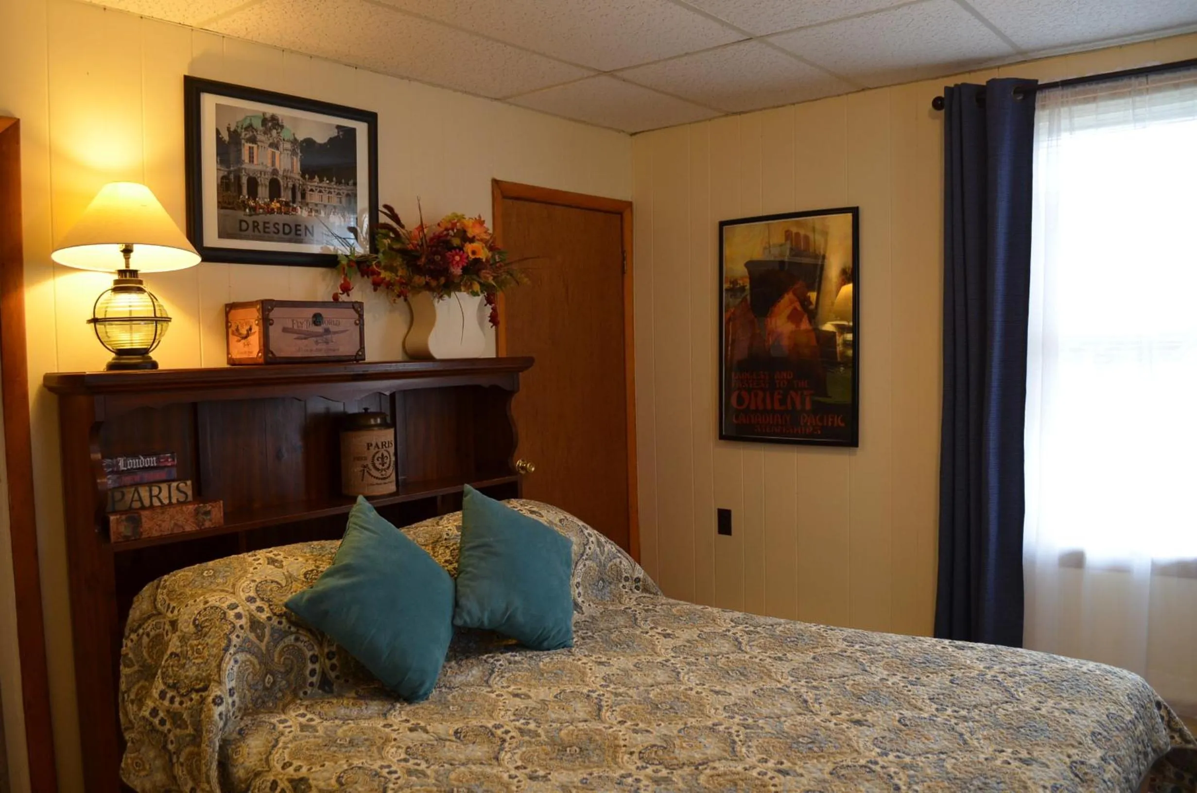 Bedroom, Bed in The Bavarian Manor Hotel