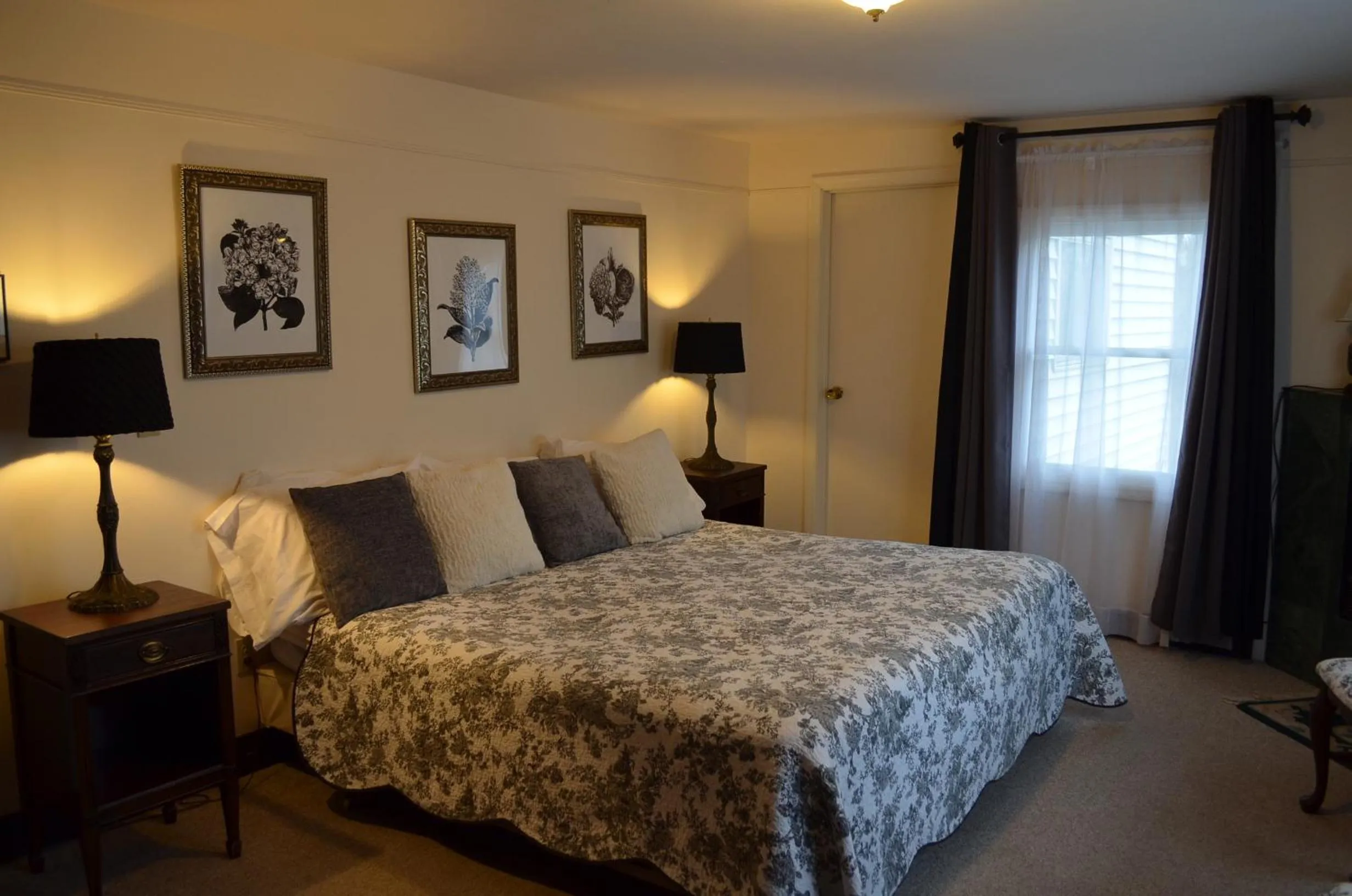 Bedroom, Bed in The Bavarian Manor Hotel