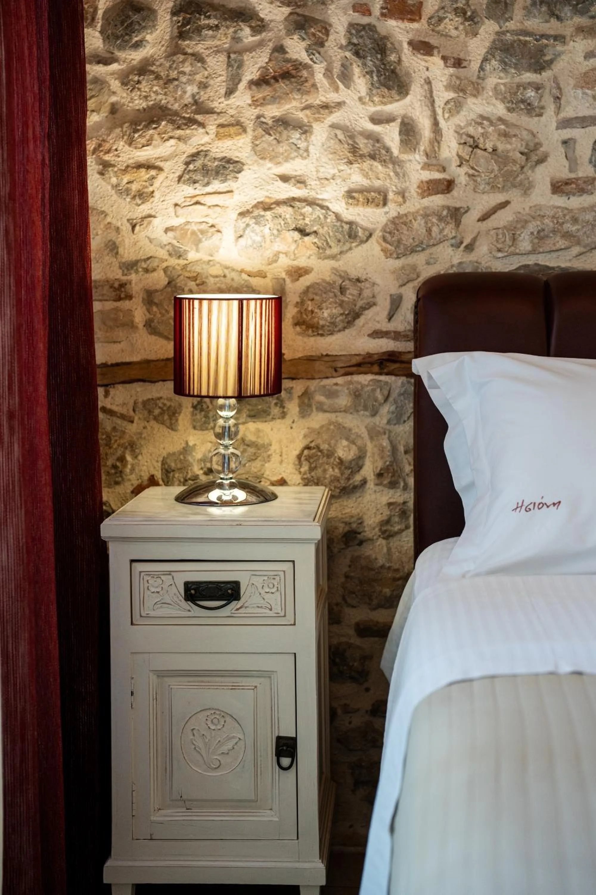 Decorative detail, Bed in Isioni Pension