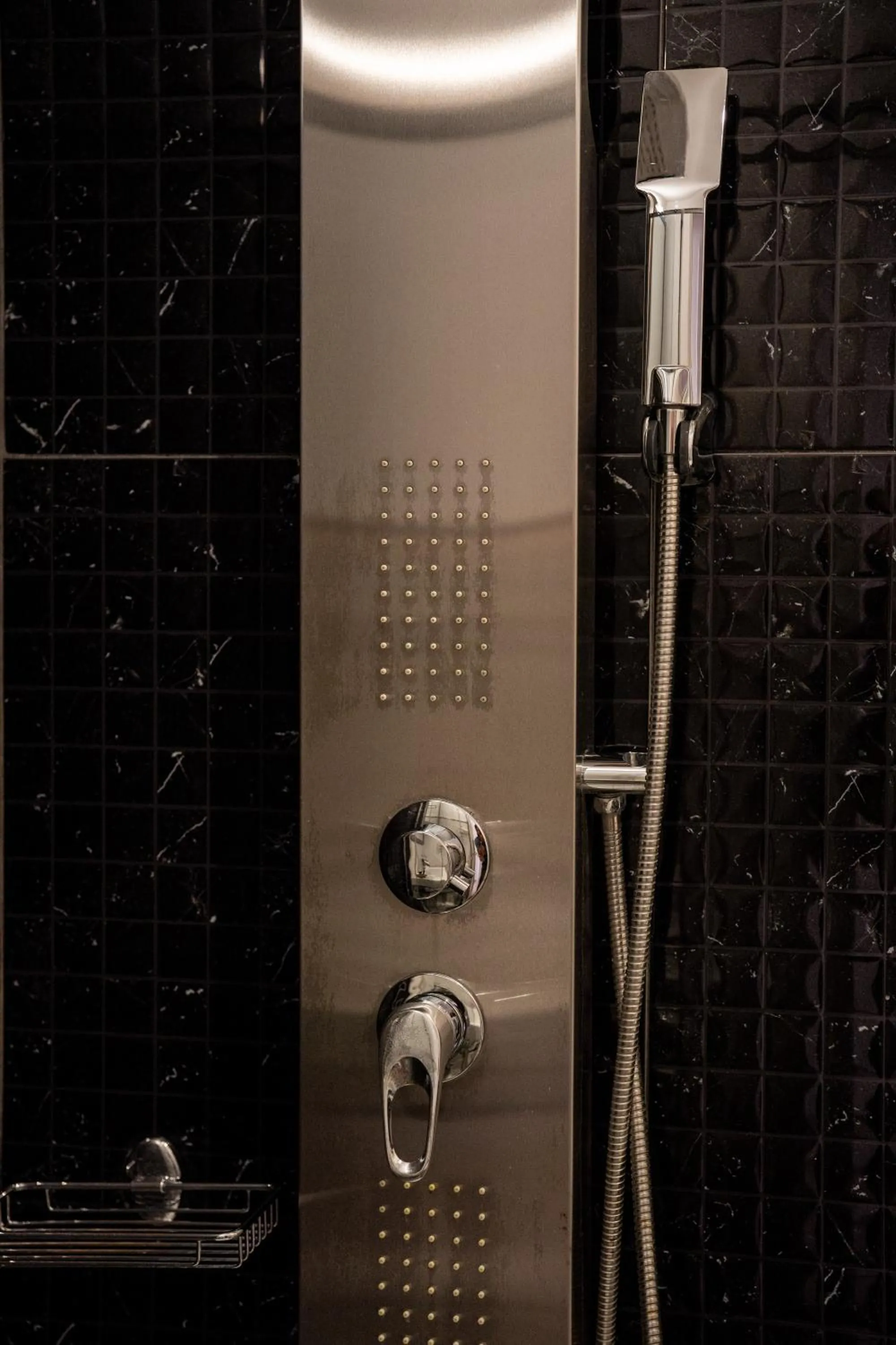 Shower in Isioni Pension