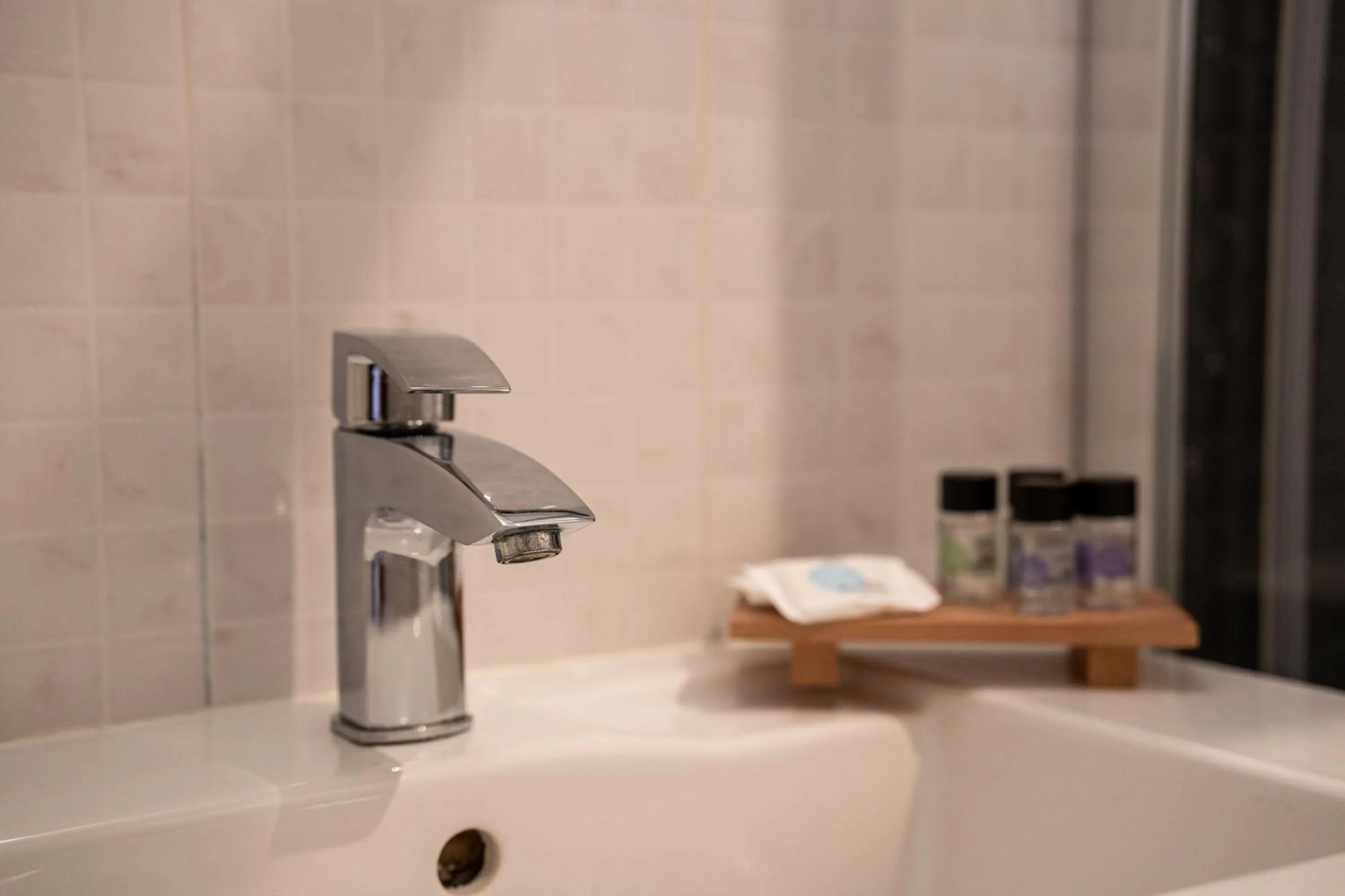 Bathroom in Isioni Pension