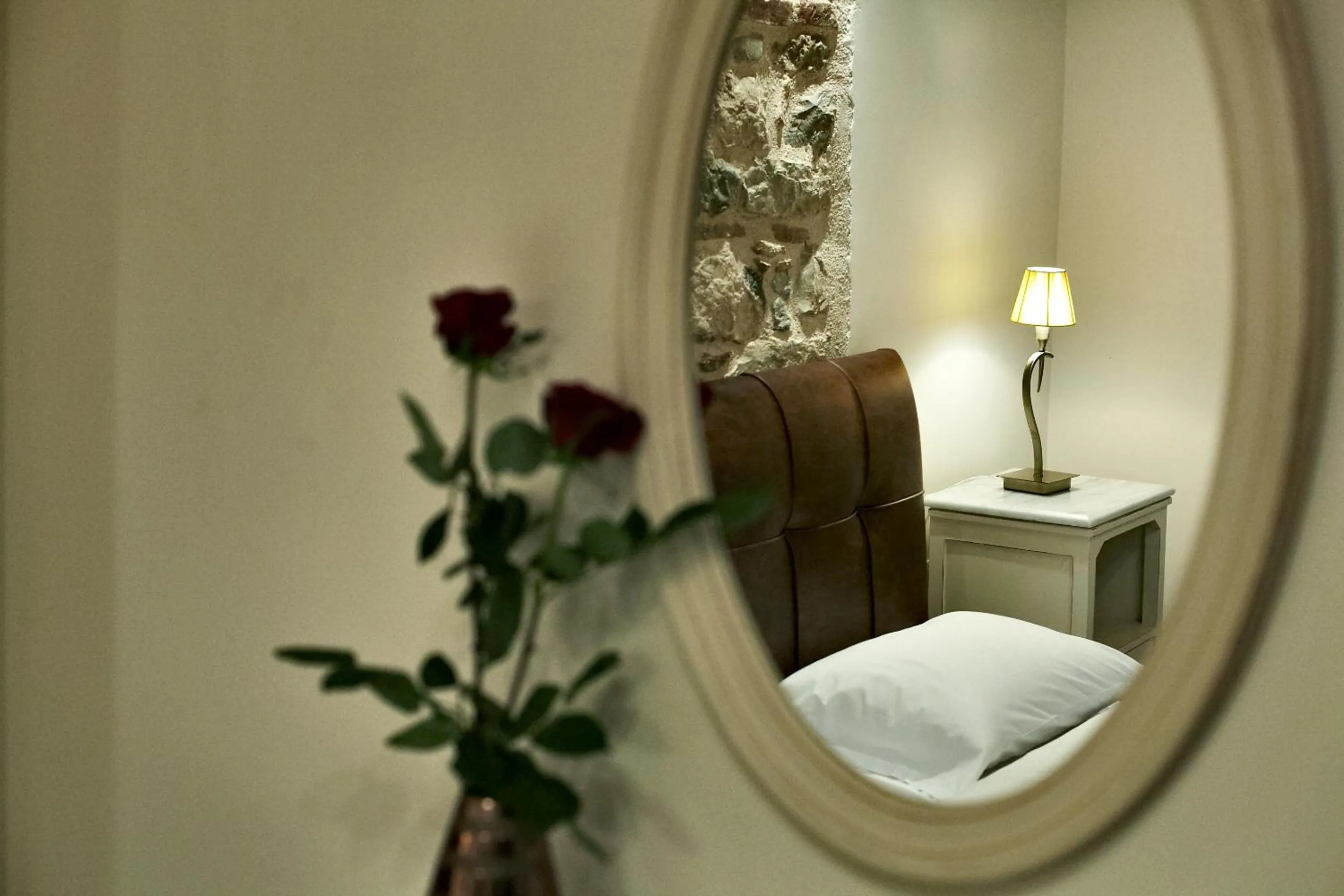 Decorative detail, Bed in Isioni Pension
