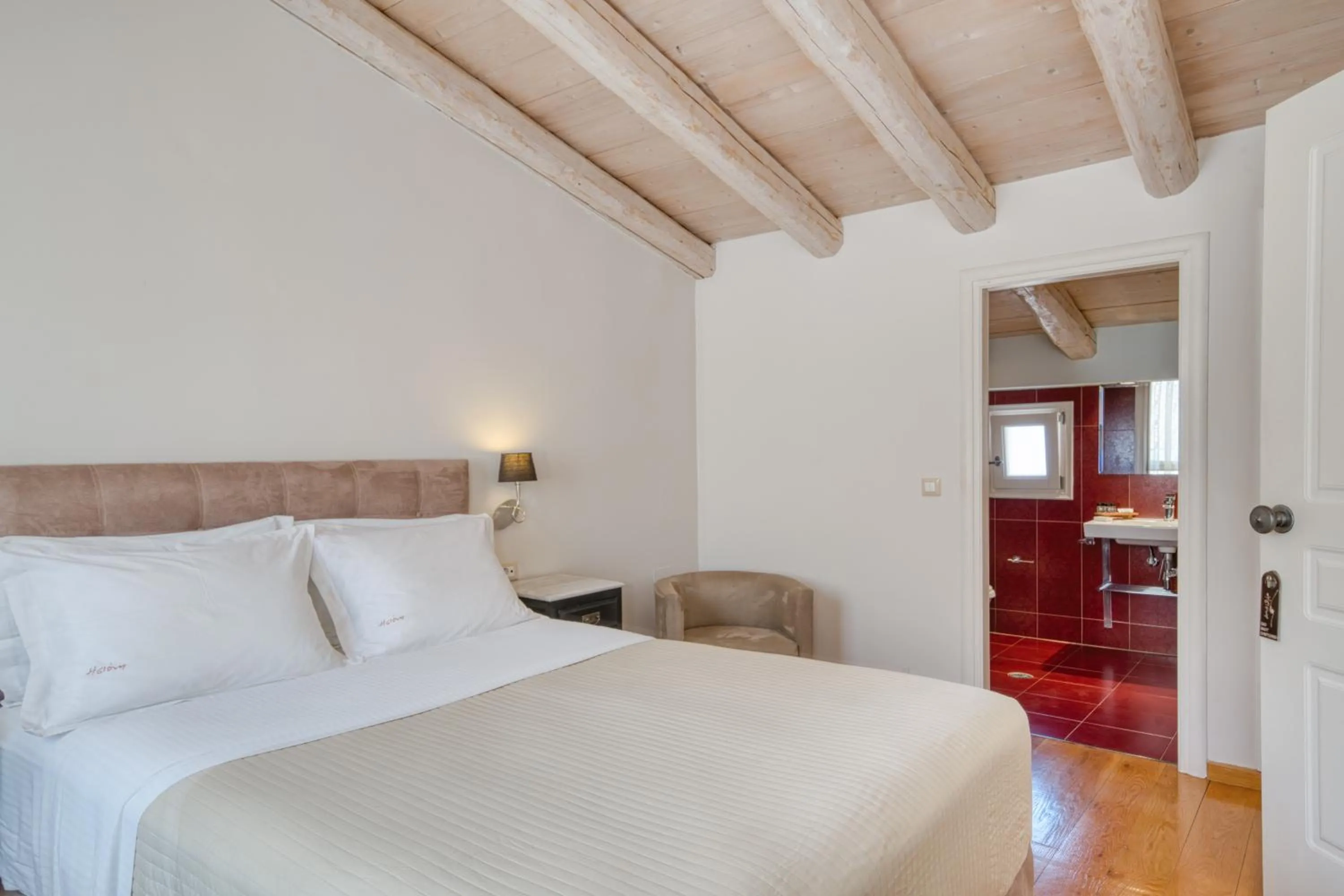 Bed in Isioni Pension